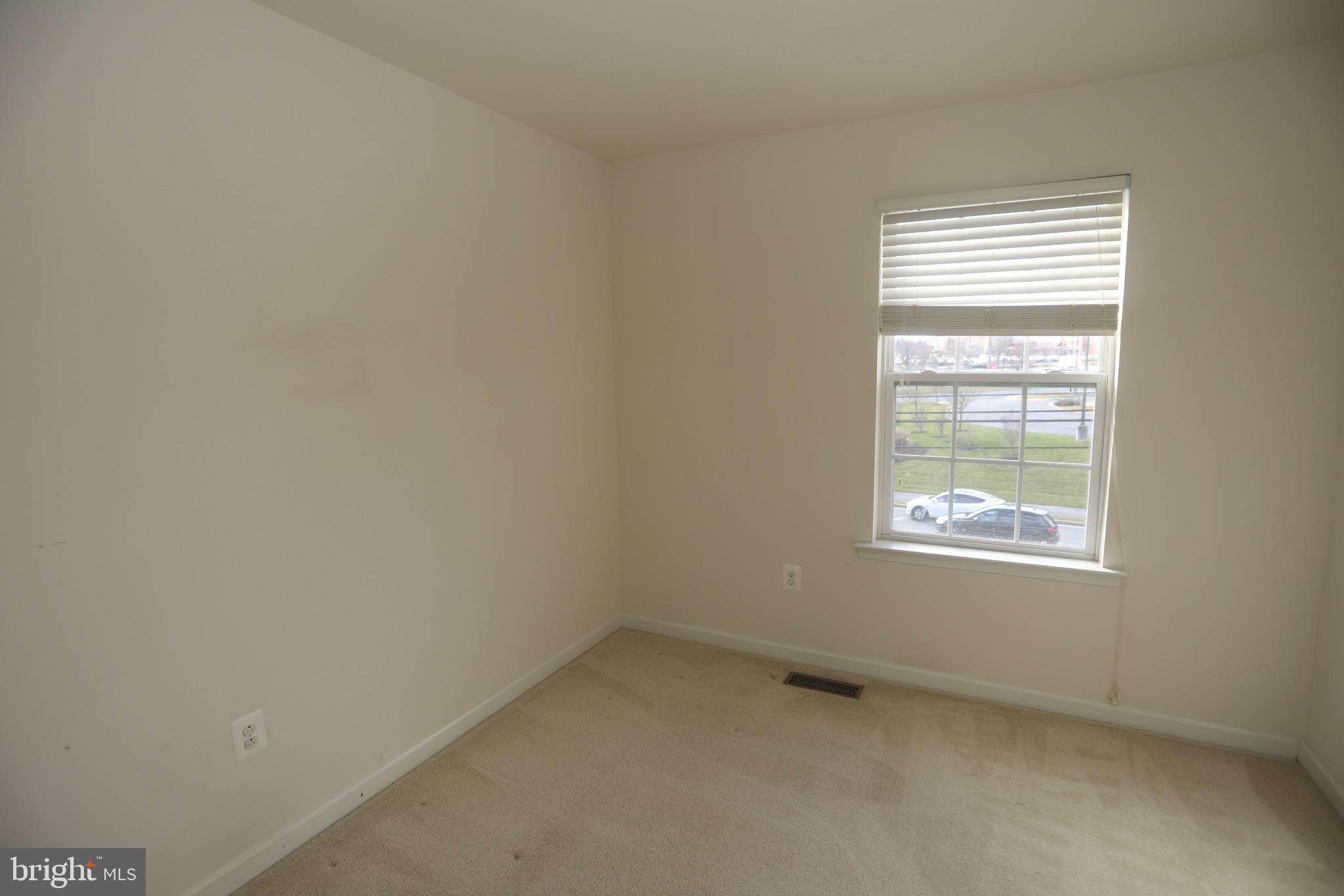 MARKET SQUARE - Residential Lease