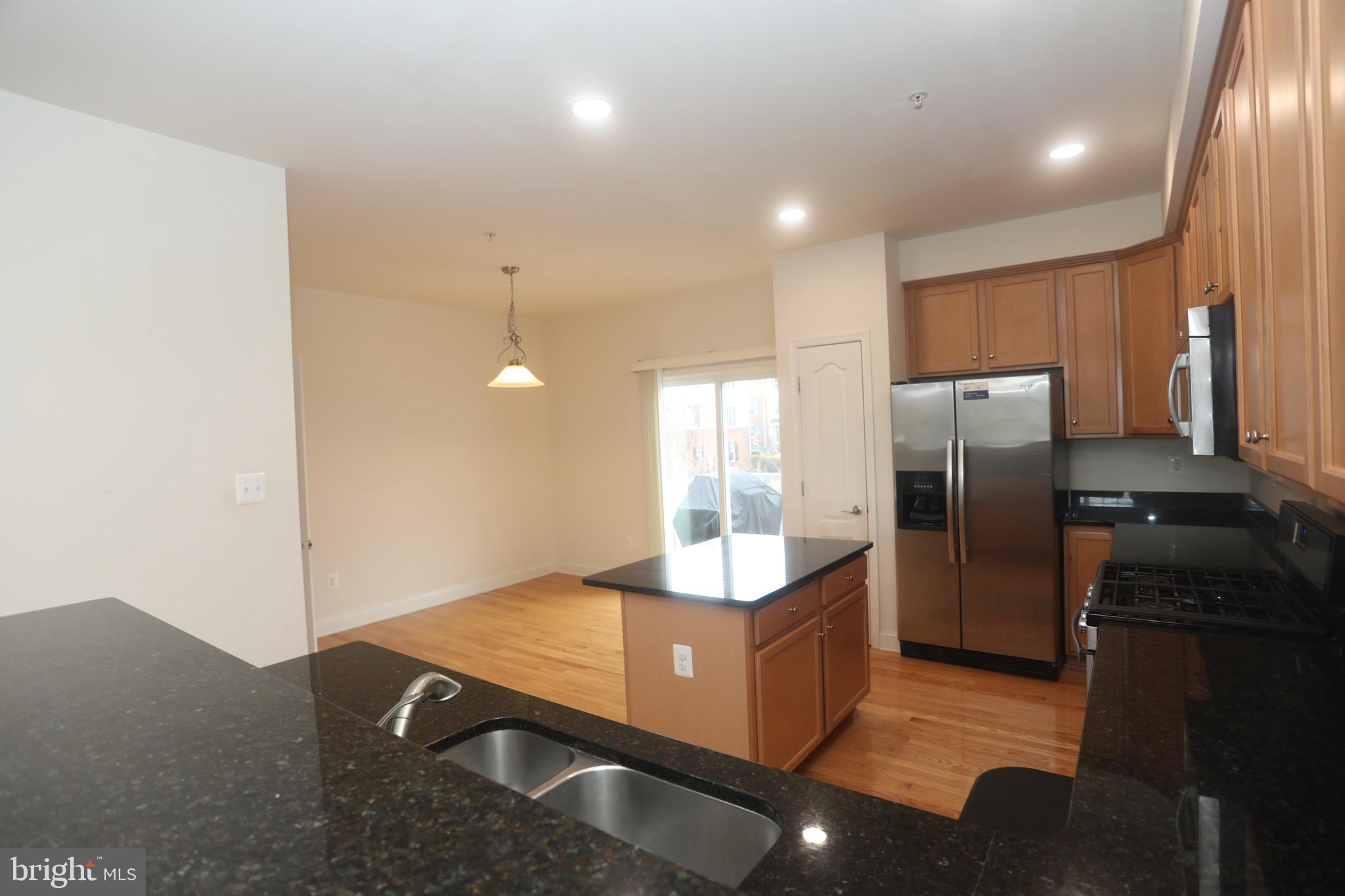 MARKET SQUARE - Residential Lease