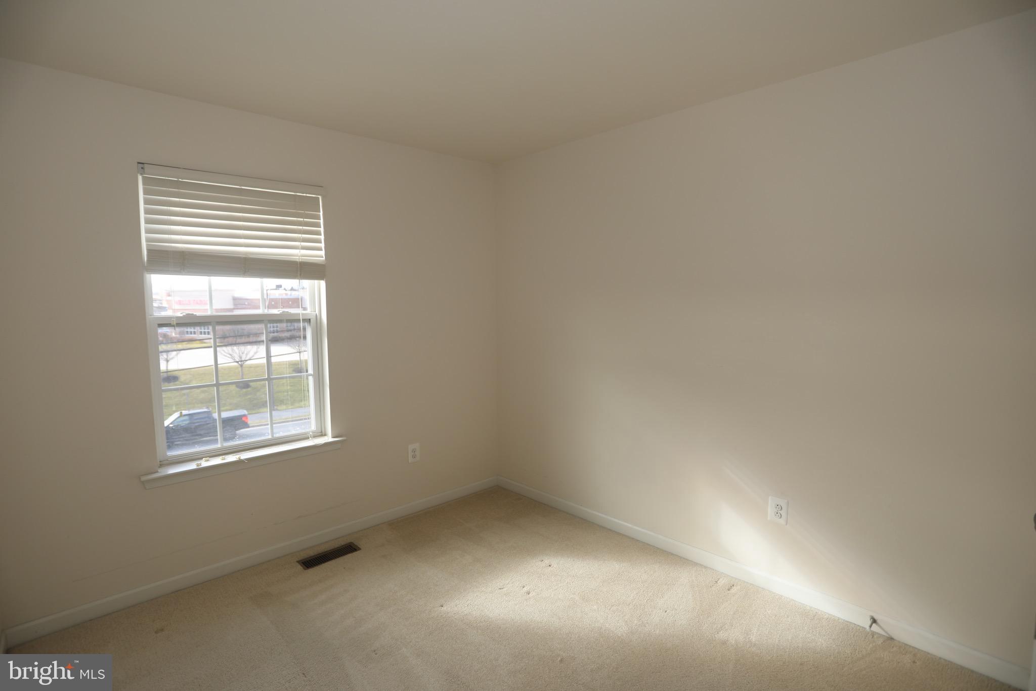 MARKET SQUARE - Residential Lease