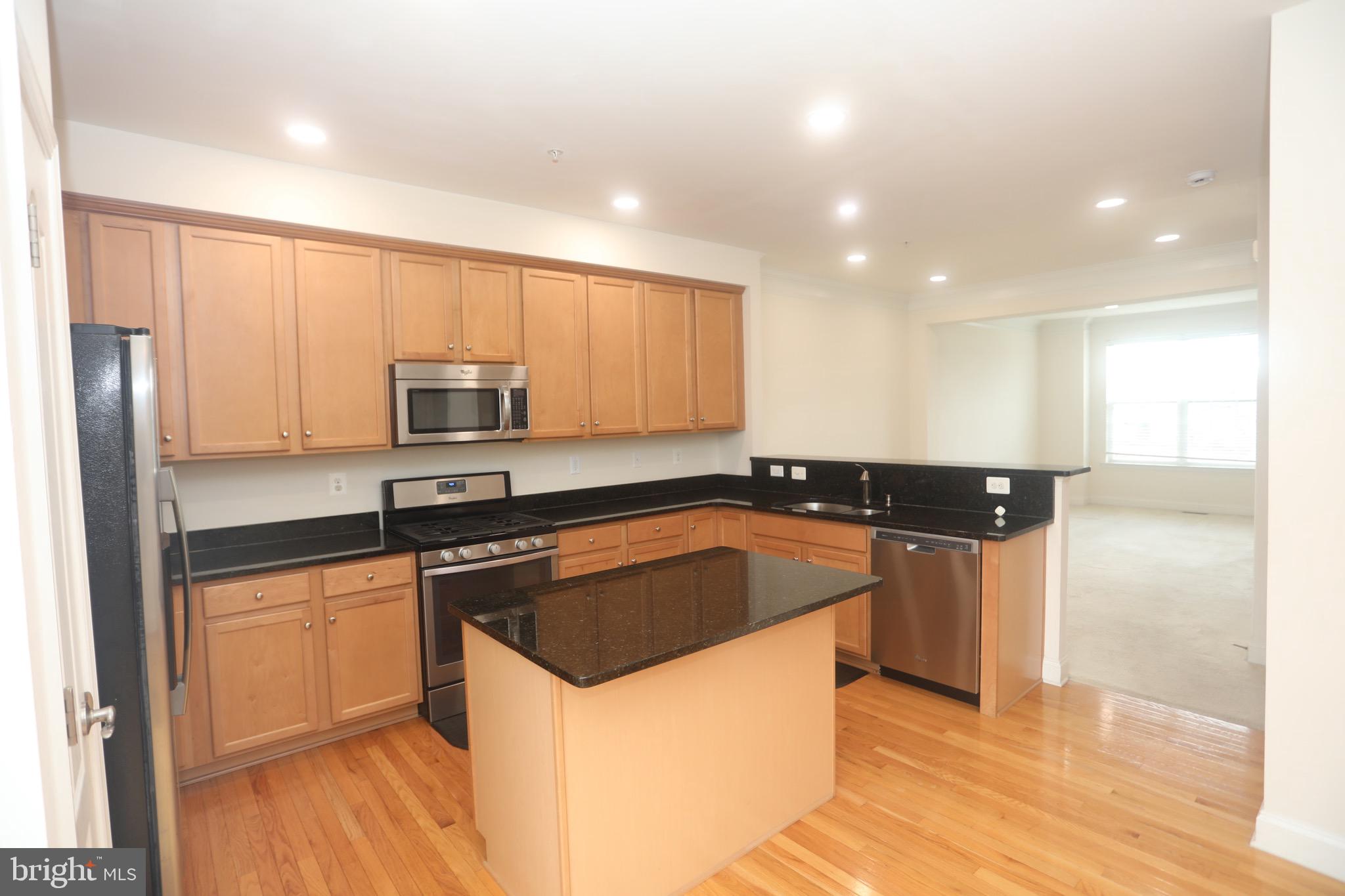 MARKET SQUARE - Residential Lease