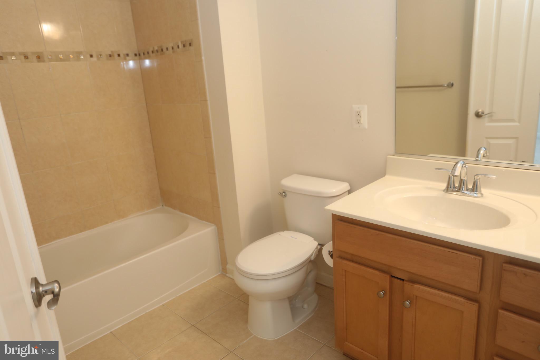 MARKET SQUARE - Residential Lease