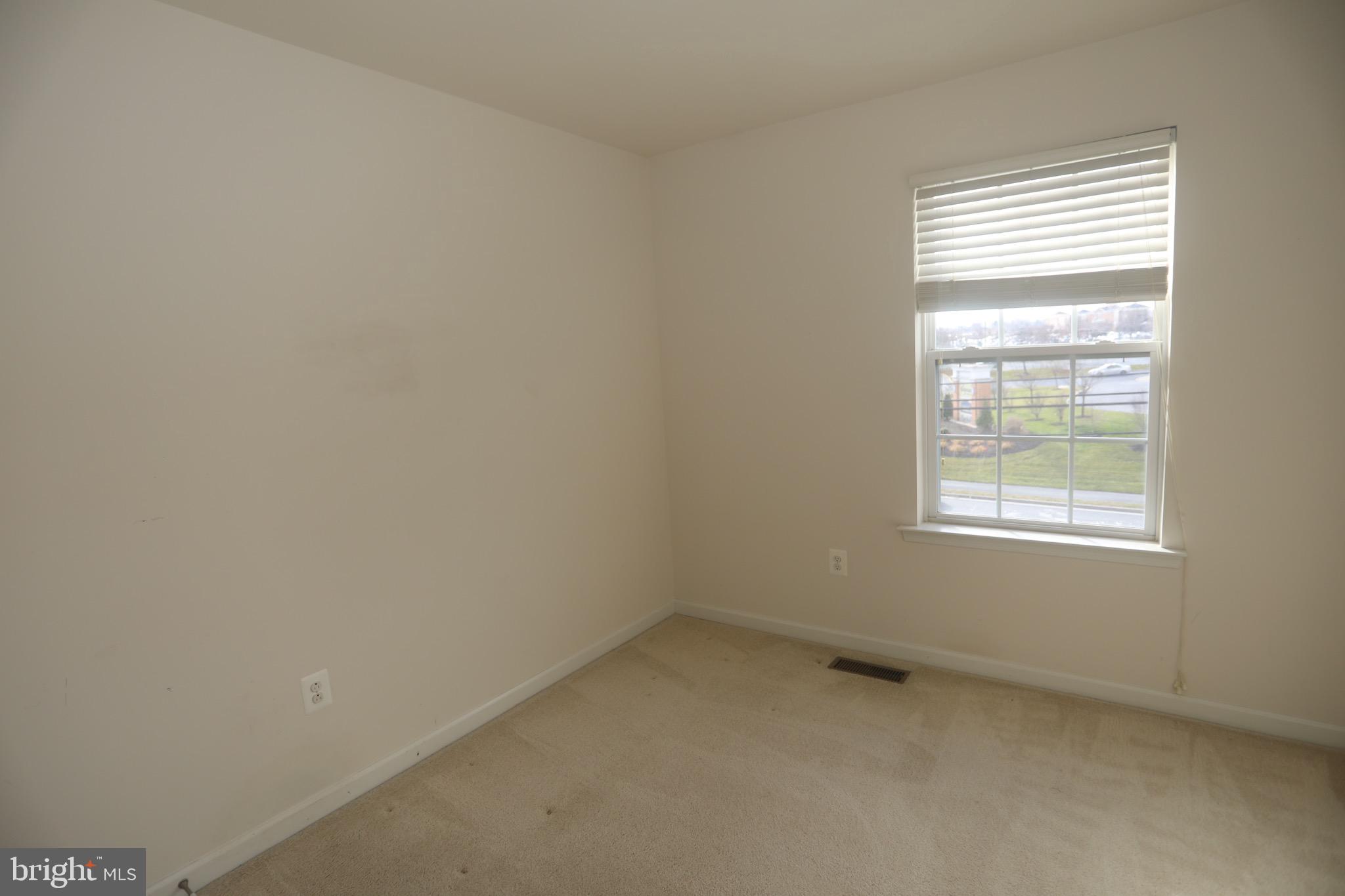 MARKET SQUARE - Residential Lease