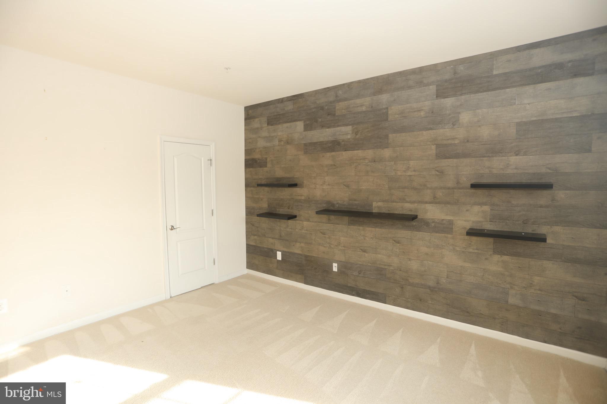 MARKET SQUARE - Residential Lease