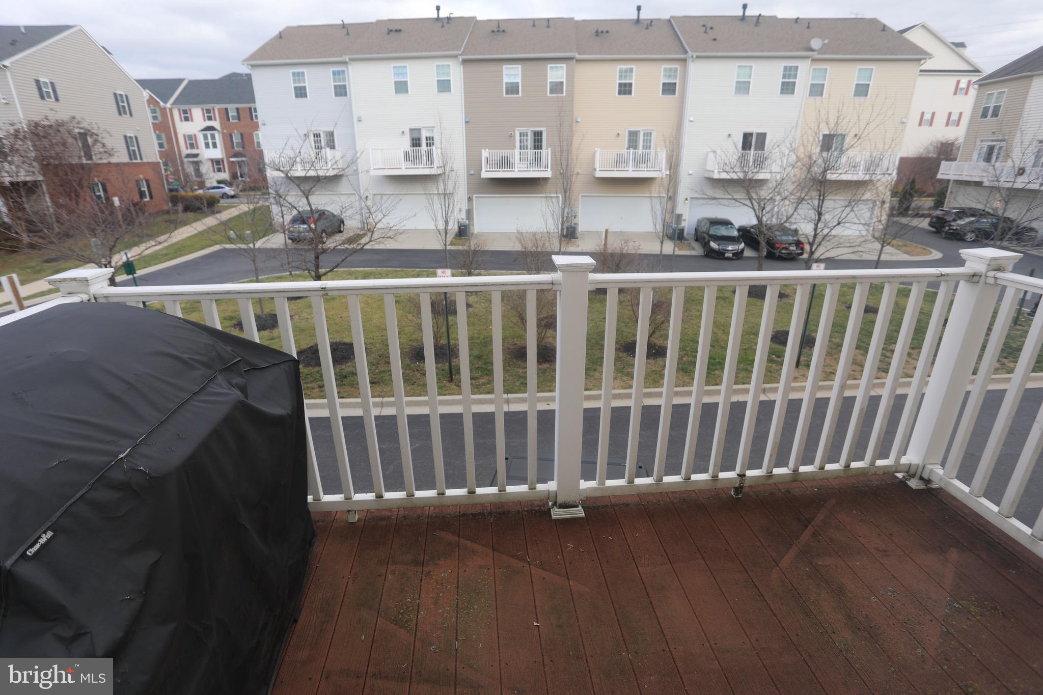 MARKET SQUARE - Residential Lease