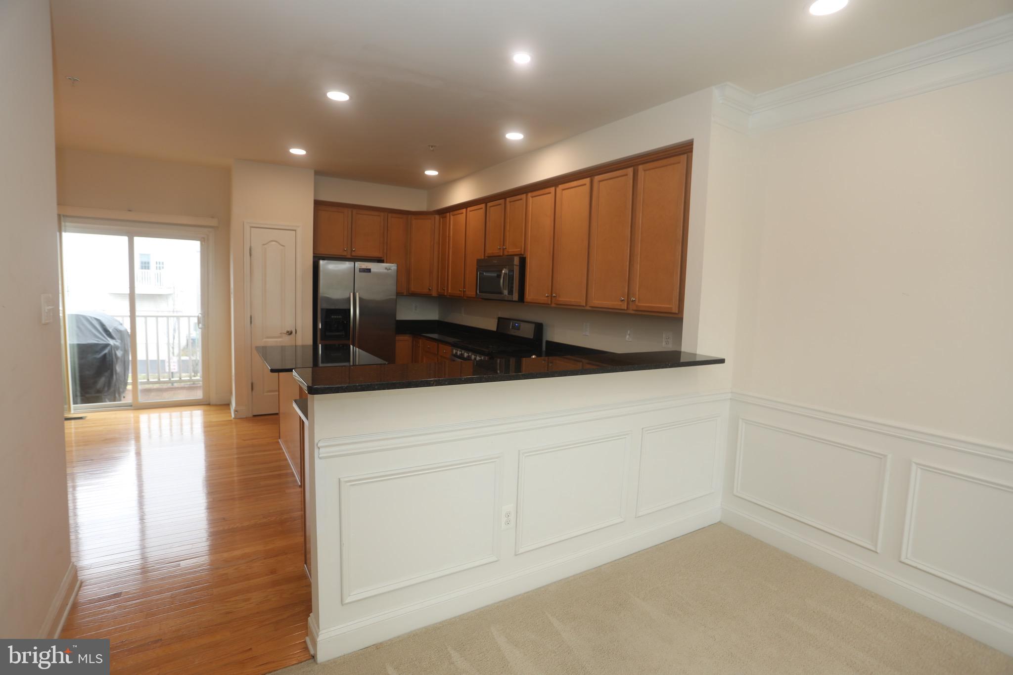 MARKET SQUARE - Residential Lease