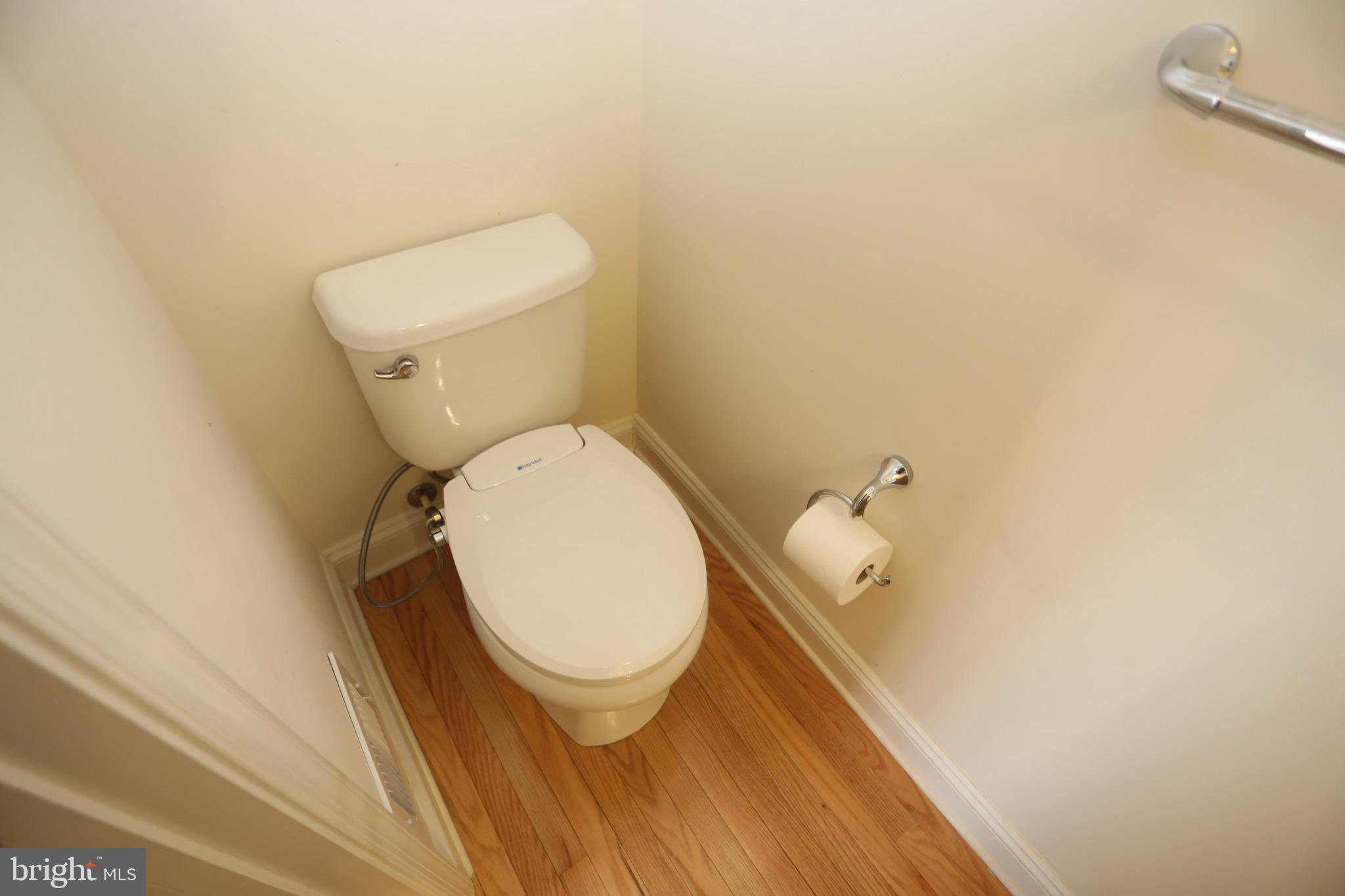 MARKET SQUARE - Residential Lease