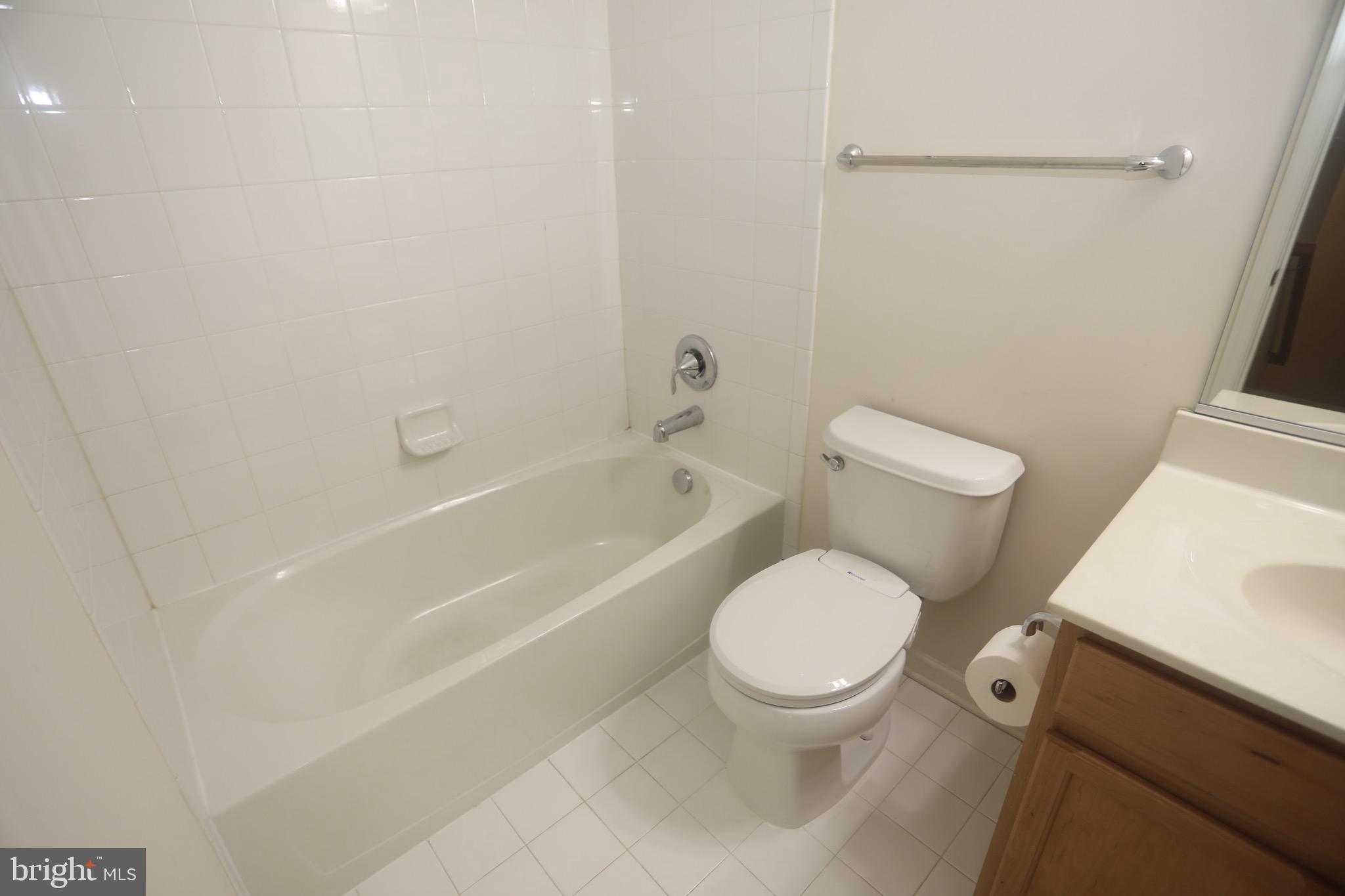 MARKET SQUARE - Residential Lease