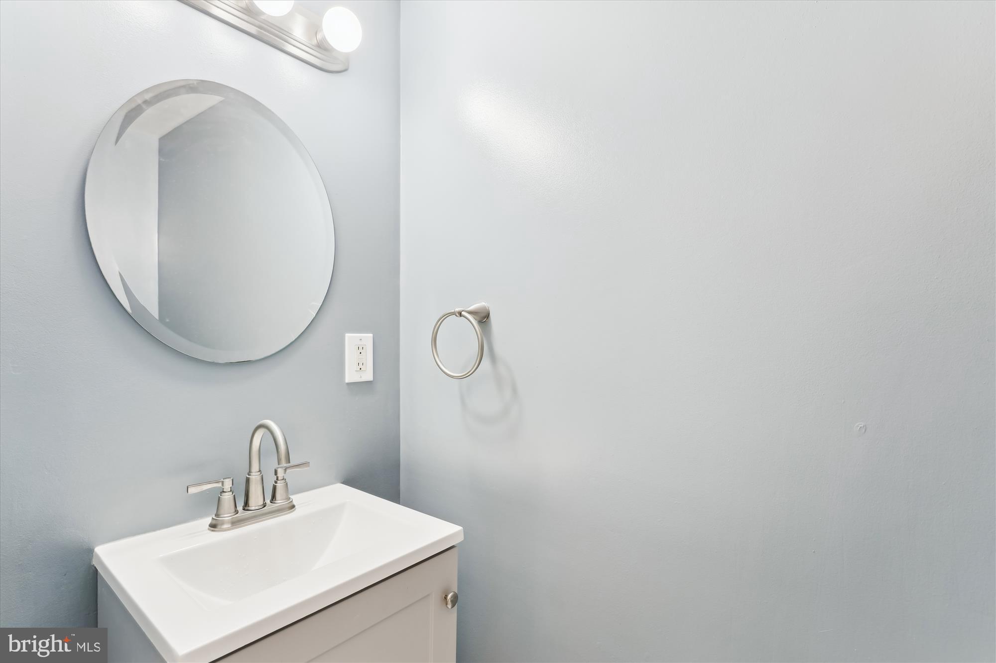 STRATHMEADE SQUARE - Residential Lease