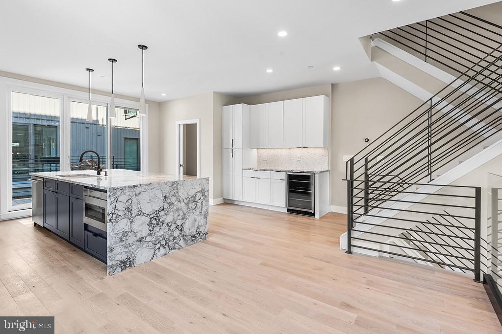 2105 LEAGUE COURT