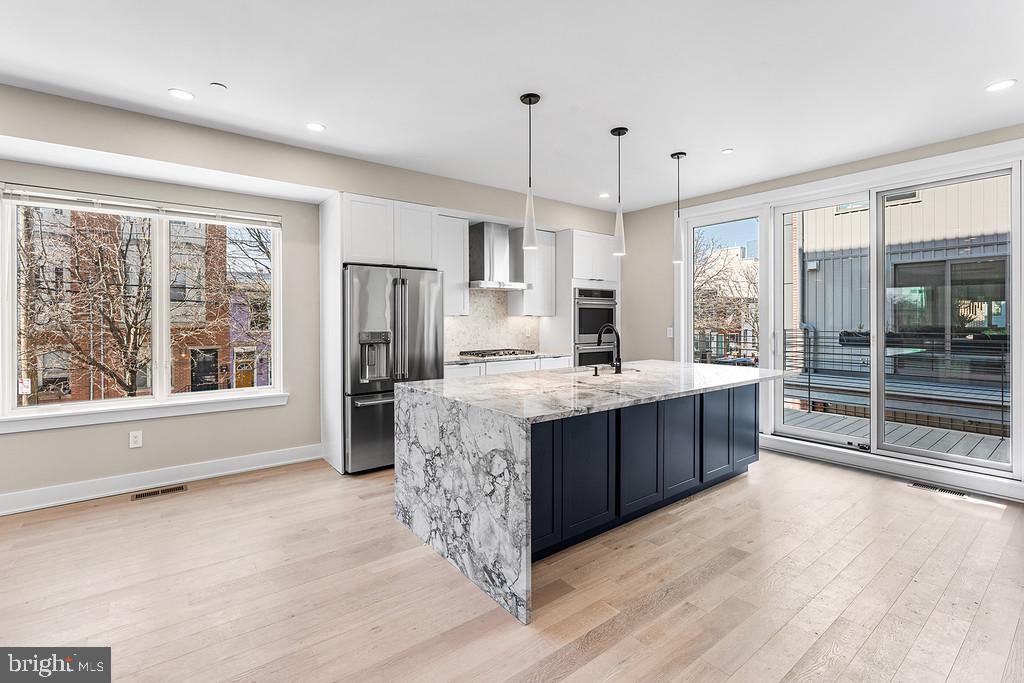 2105 LEAGUE COURT