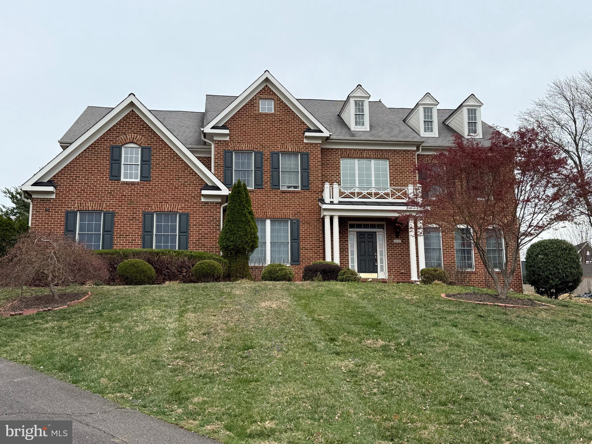 SALONA VILLAGE - Residential