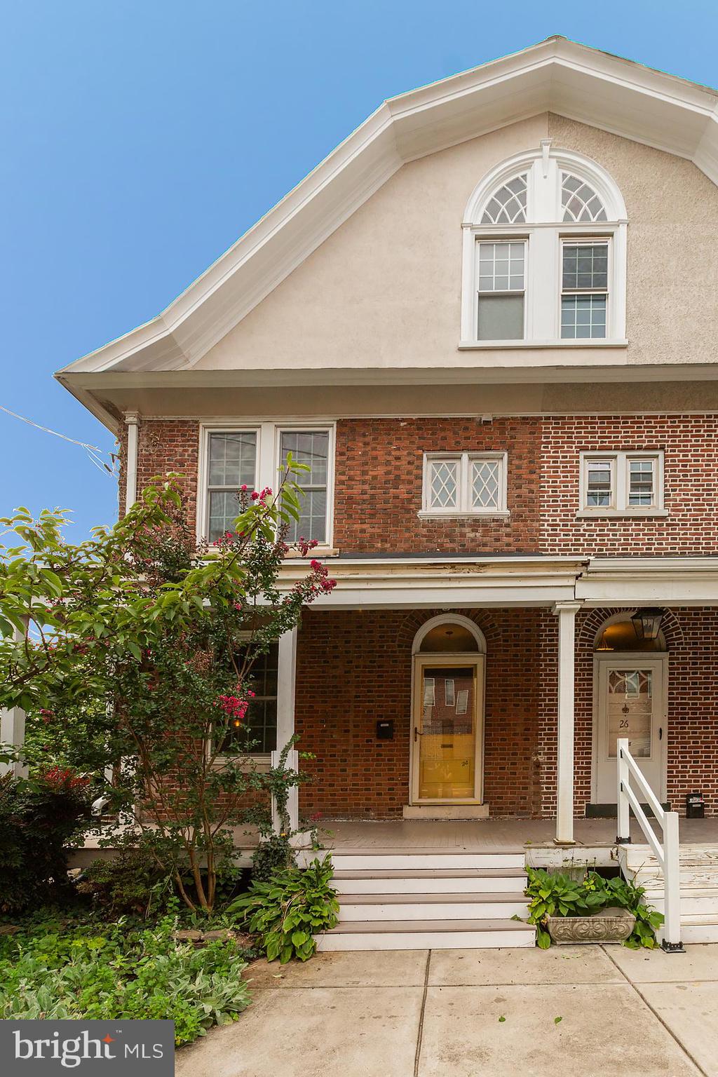 24 RACE AVENUE