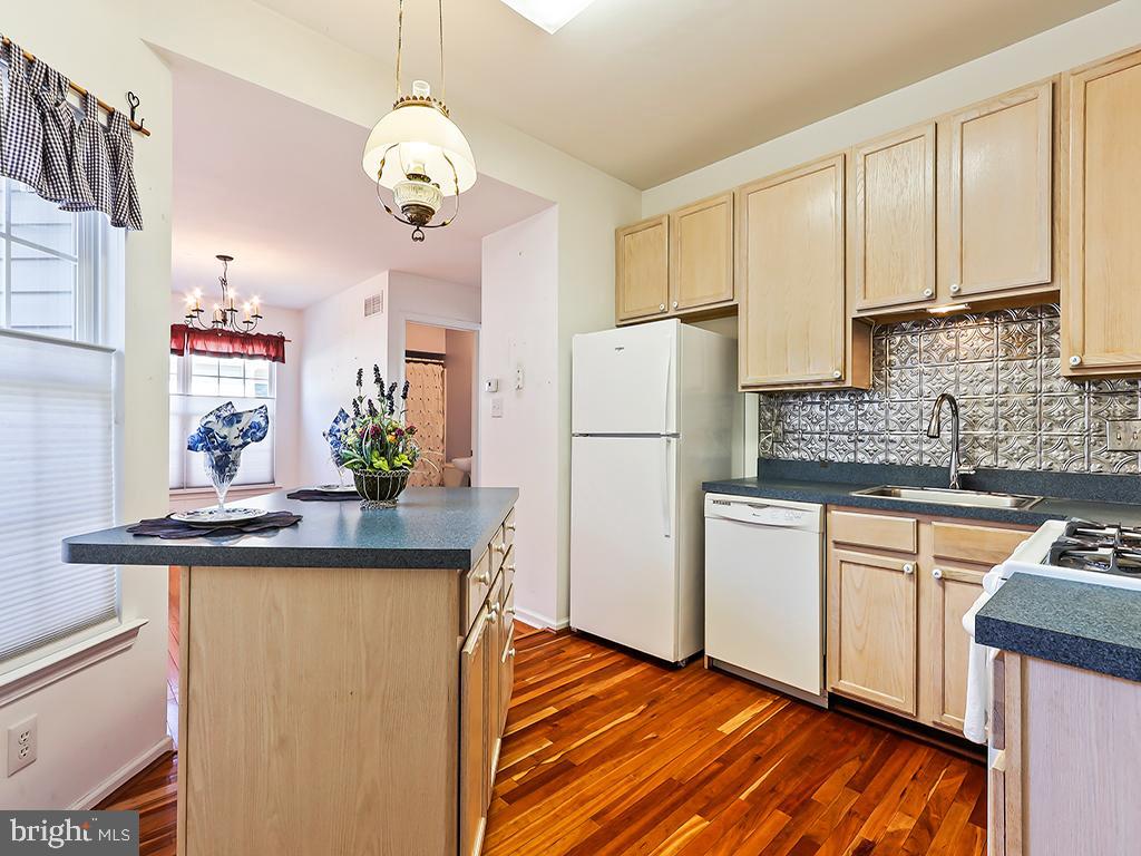 CHANCELLOR GLEN - Residential