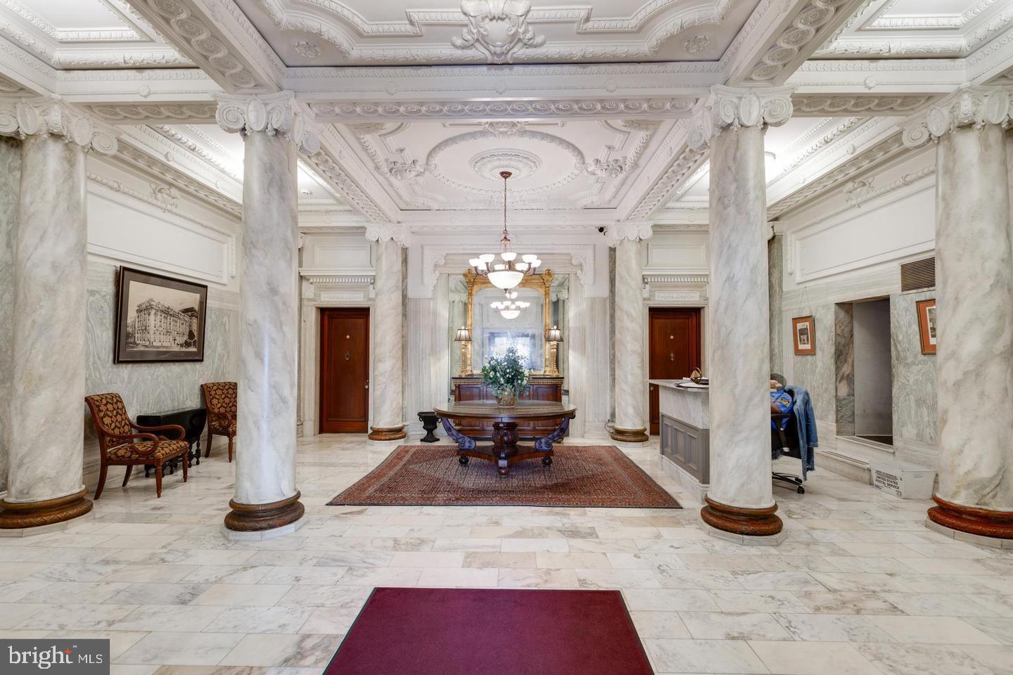 700 WASHINGTON PLACE 1F