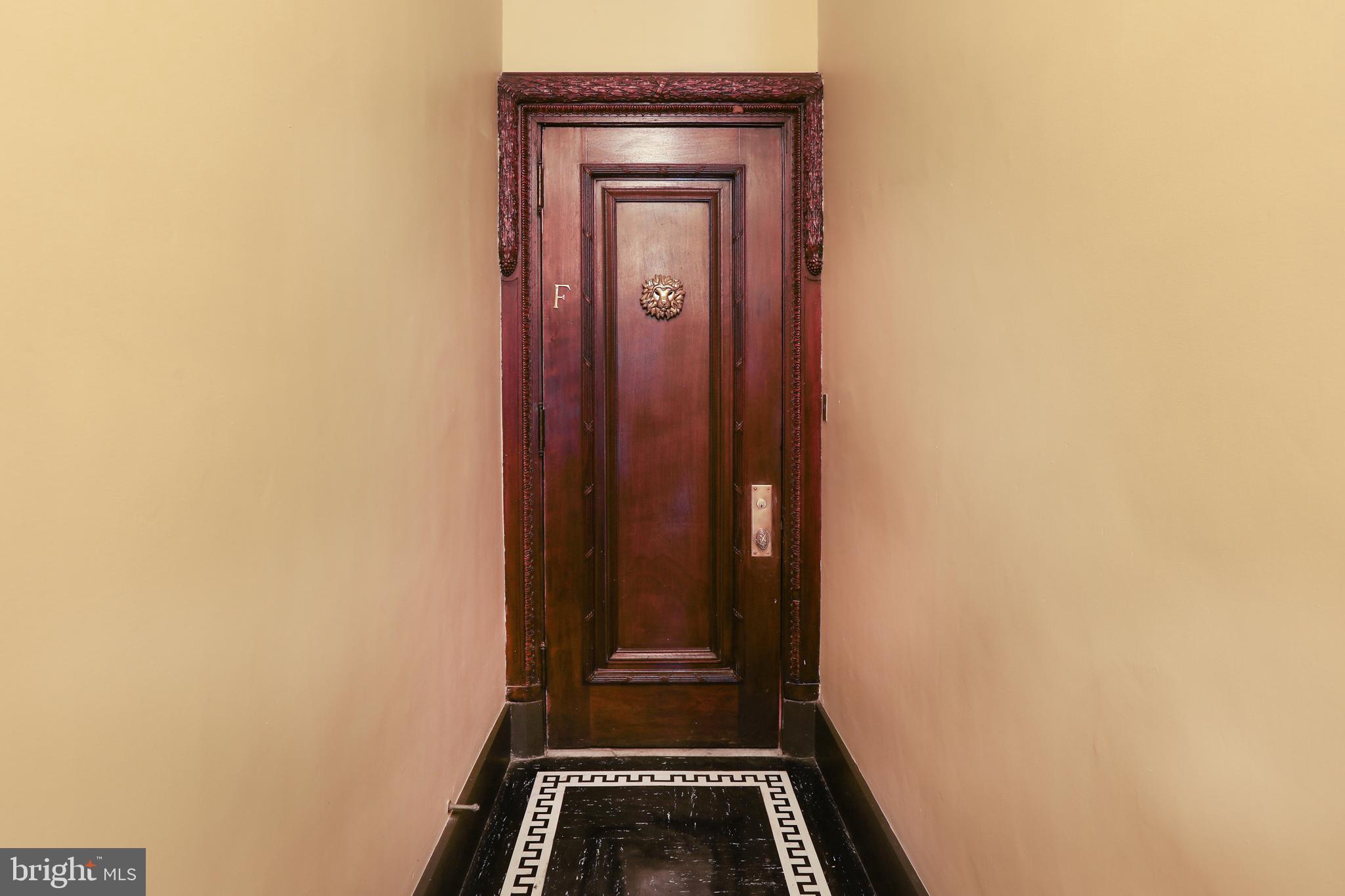 700 WASHINGTON PLACE 1F