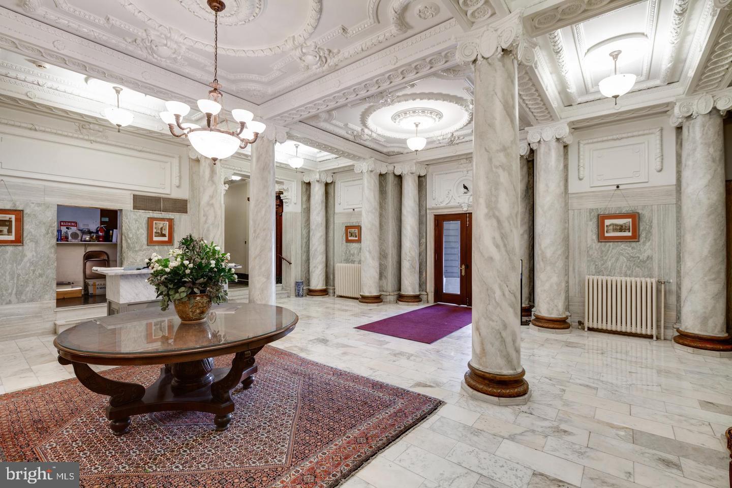 700 WASHINGTON PLACE 1F