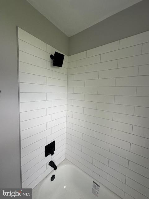 MIDDLE RIVER - Residential Lease