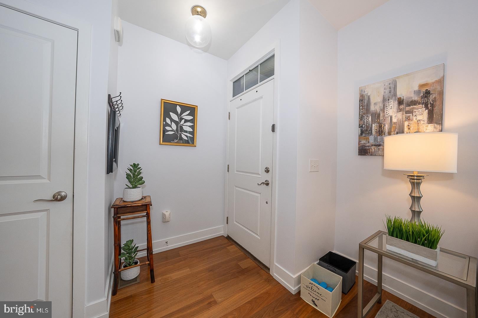 407 LAKEVIEW COURT 5 LOWER