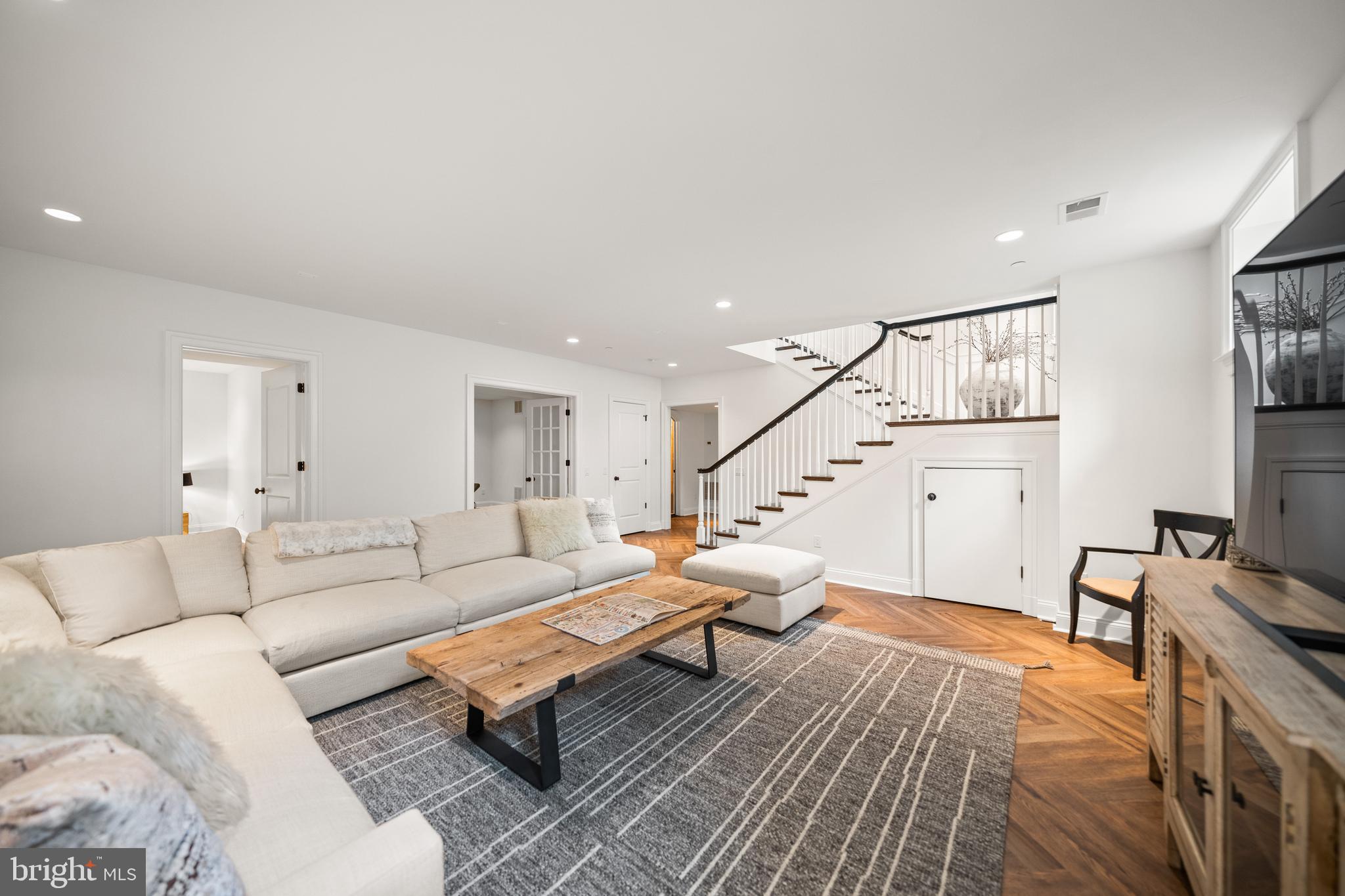 CHEVY CHASE TERRACE - Residential