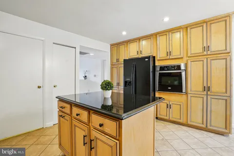 8001 Greenspring Way Unit B, Owings Mills, MD MLS: MDBC2122842