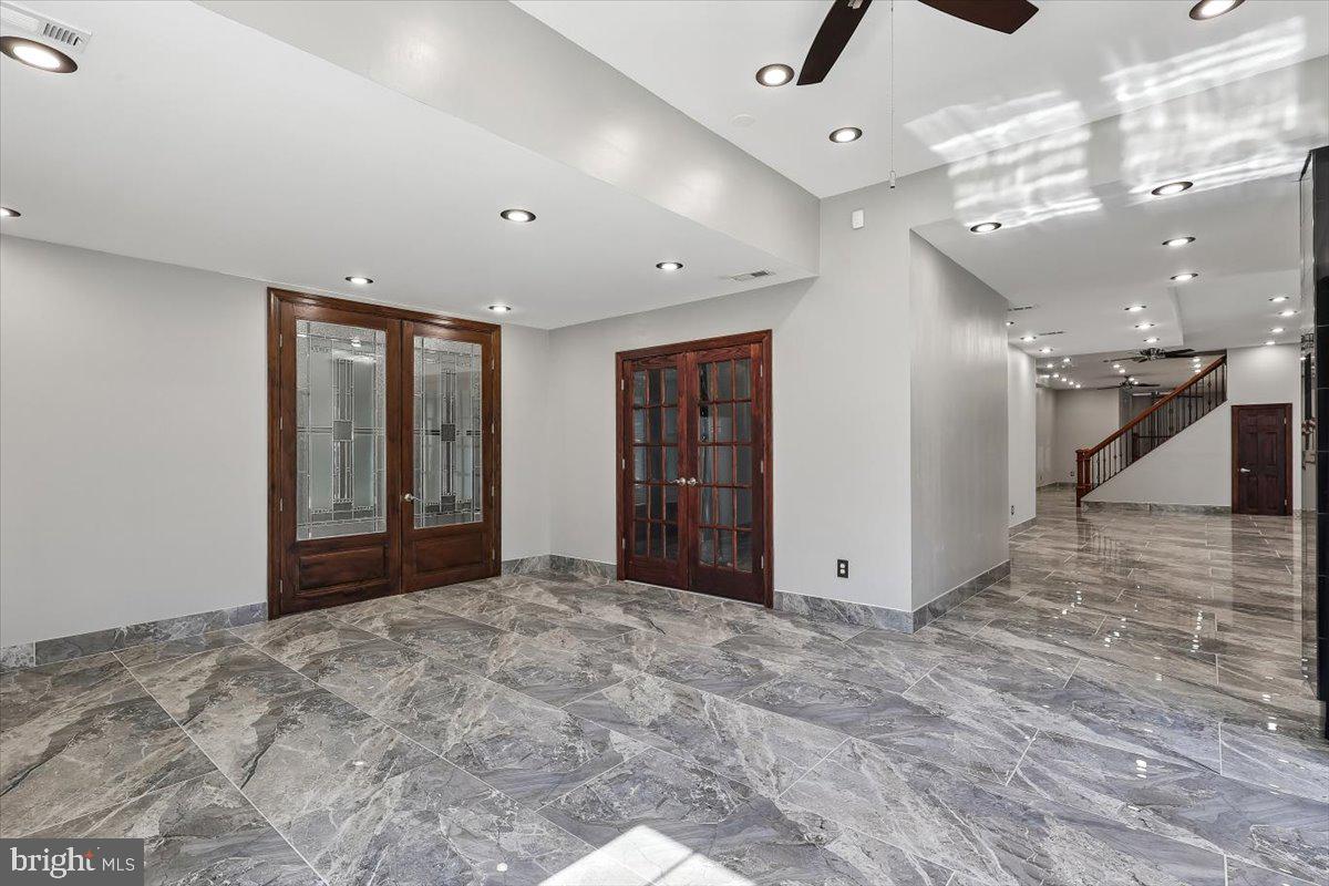 FALLS CREST - Residential