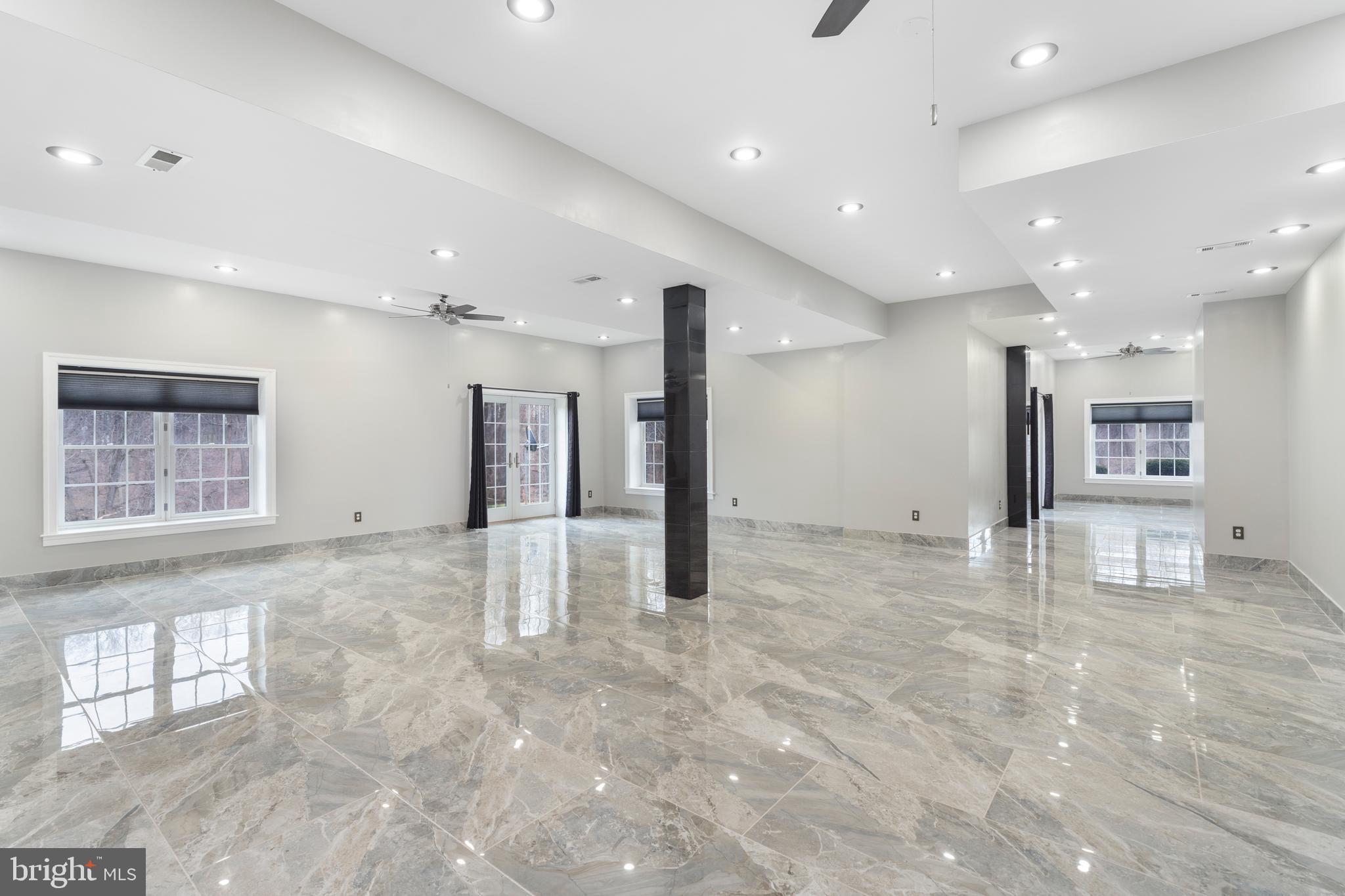 FALLS CREST - Residential