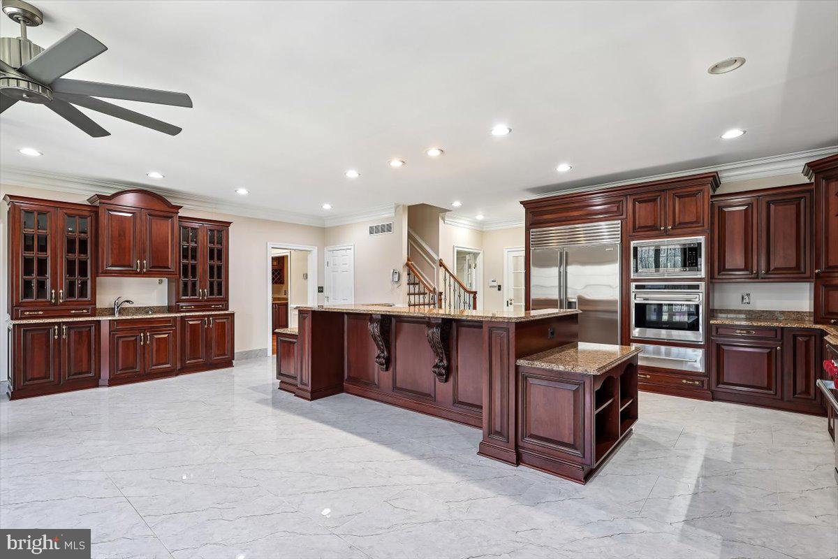 FALLS CREST - Residential