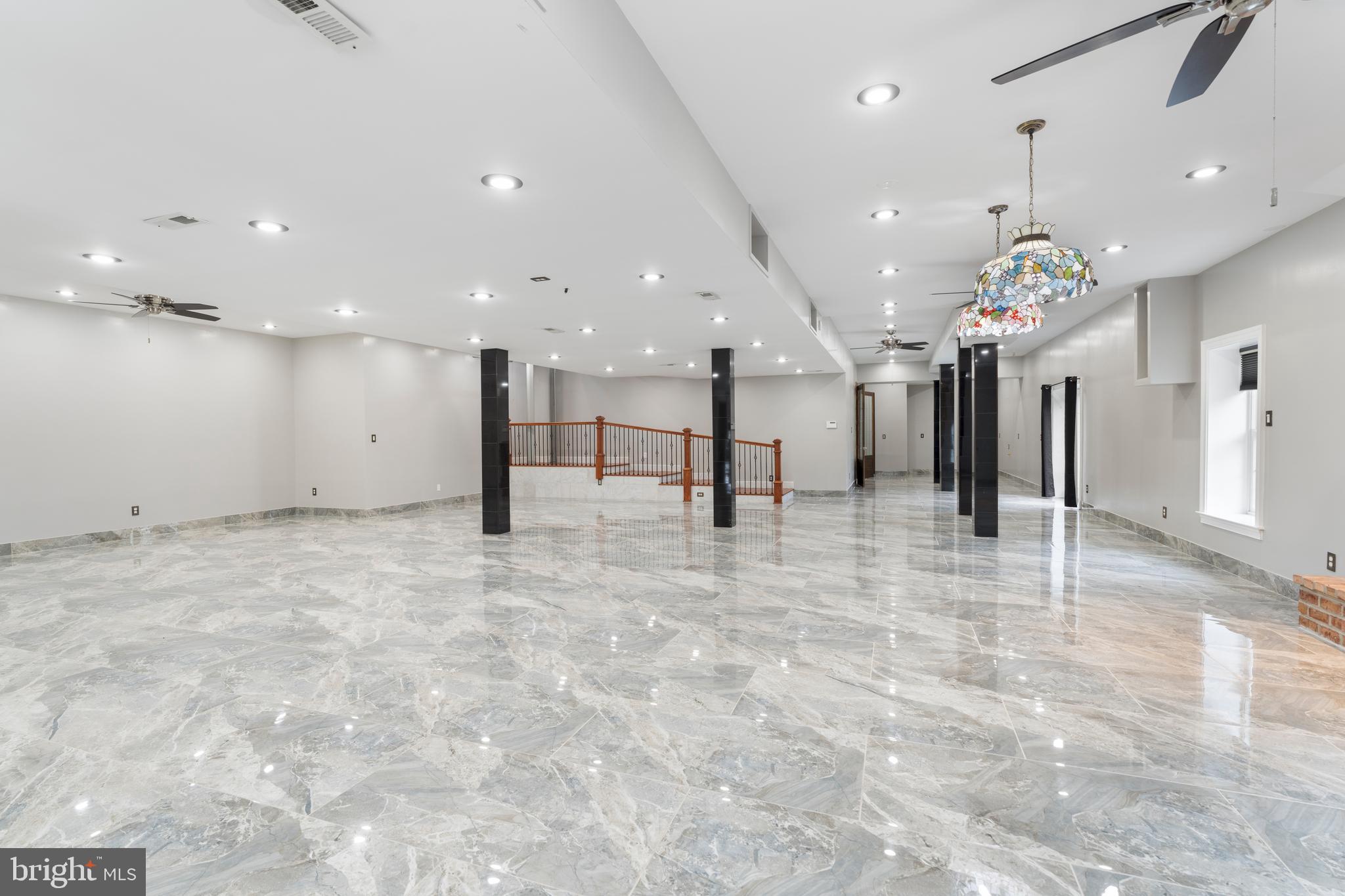 FALLS CREST - Residential