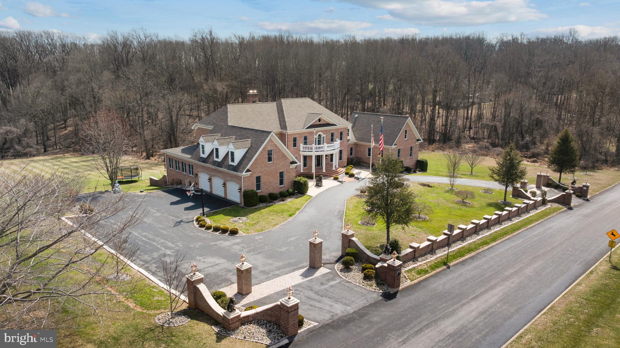 FALLS CREST - Residential