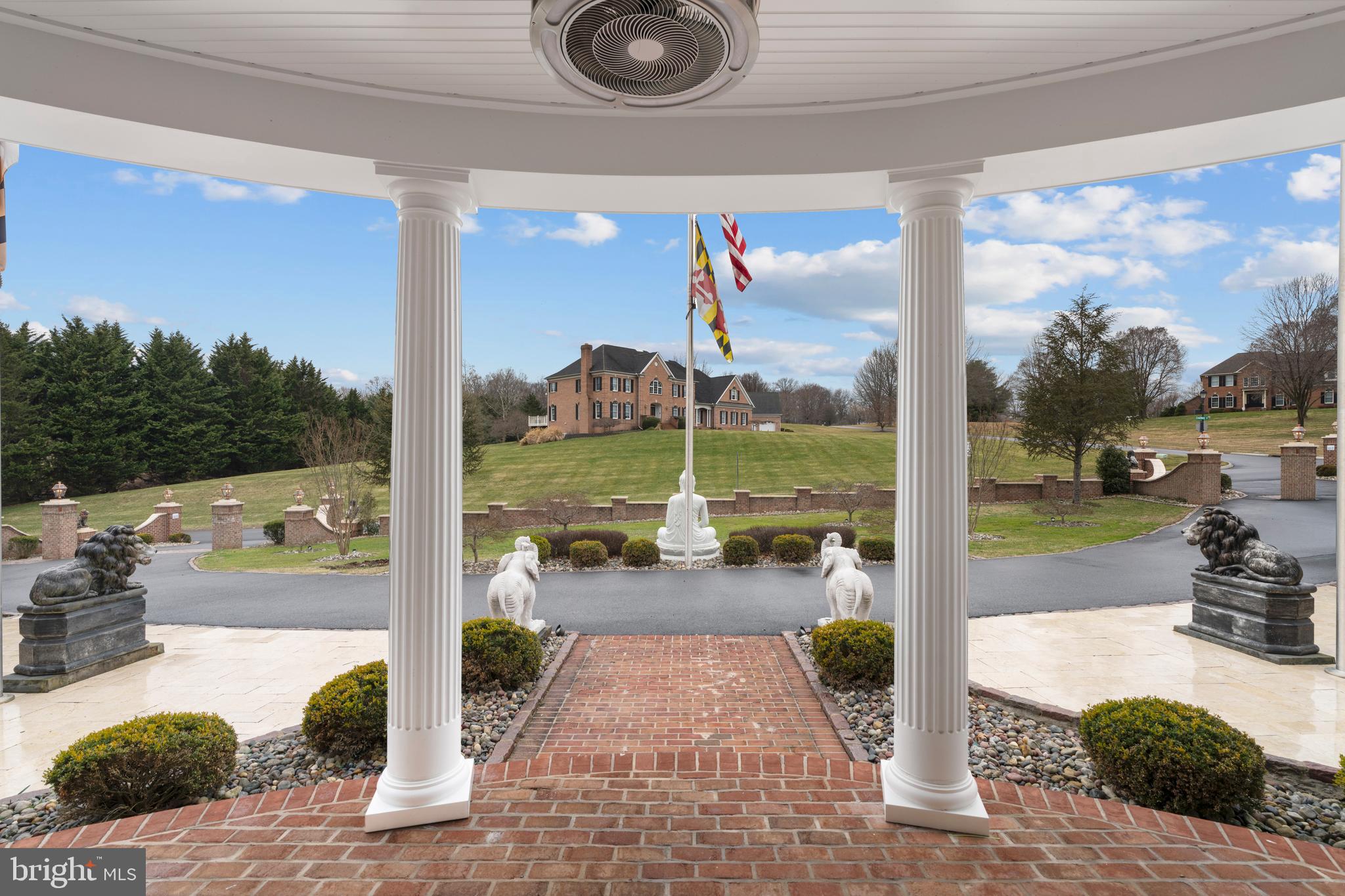 FALLS CREST - Residential