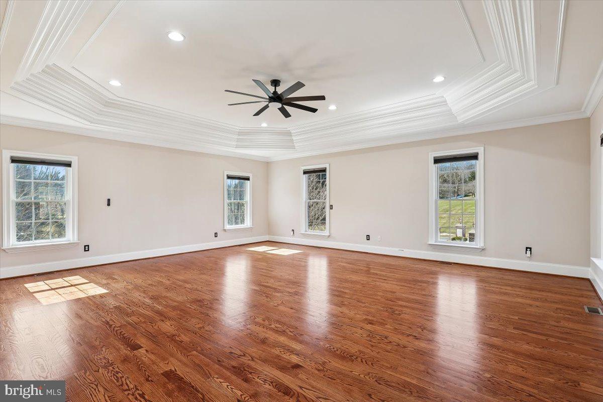 FALLS CREST - Residential