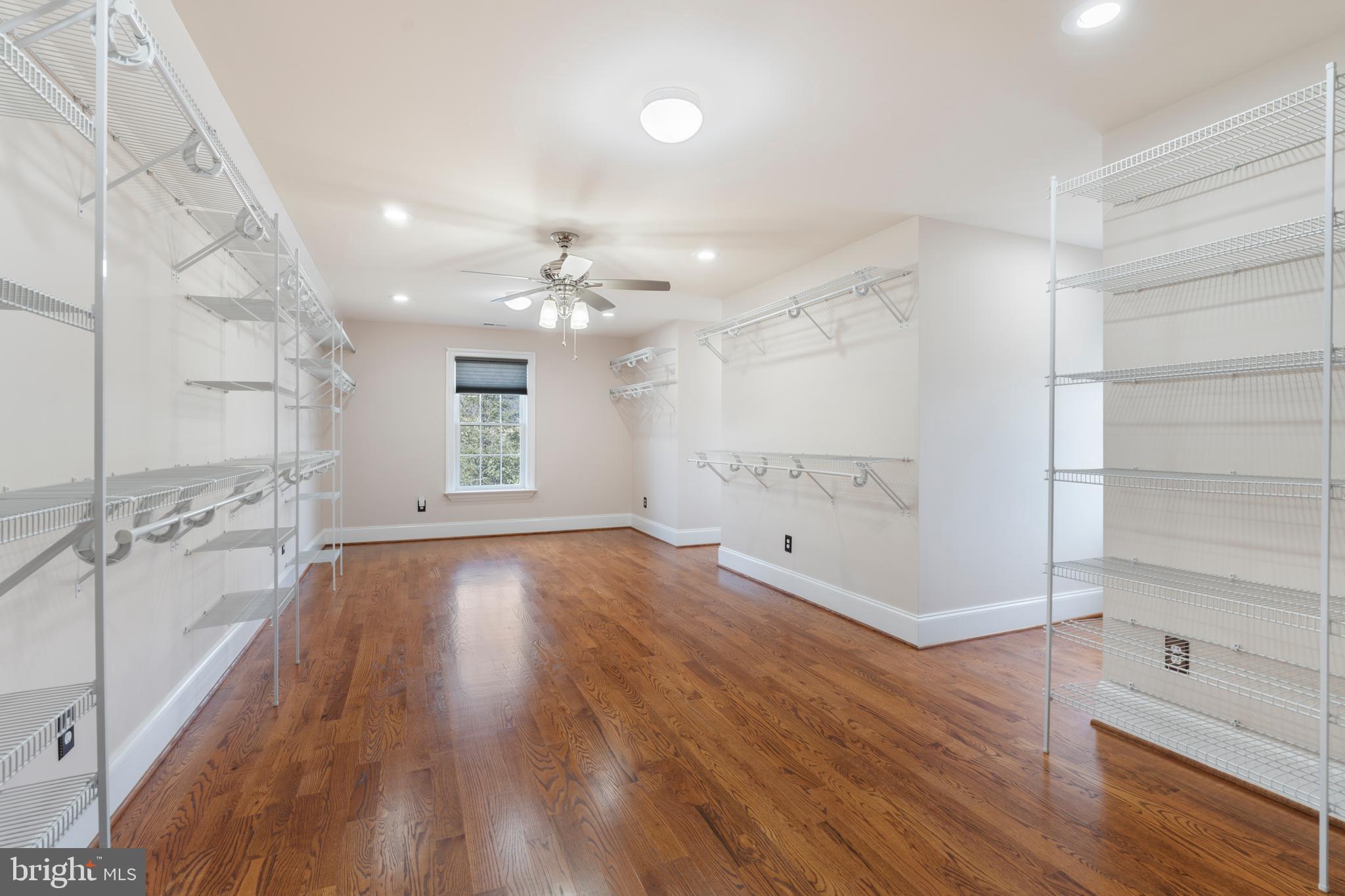 FALLS CREST - Residential