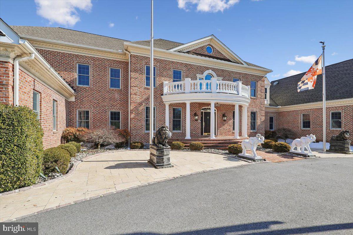 FALLS CREST - Residential