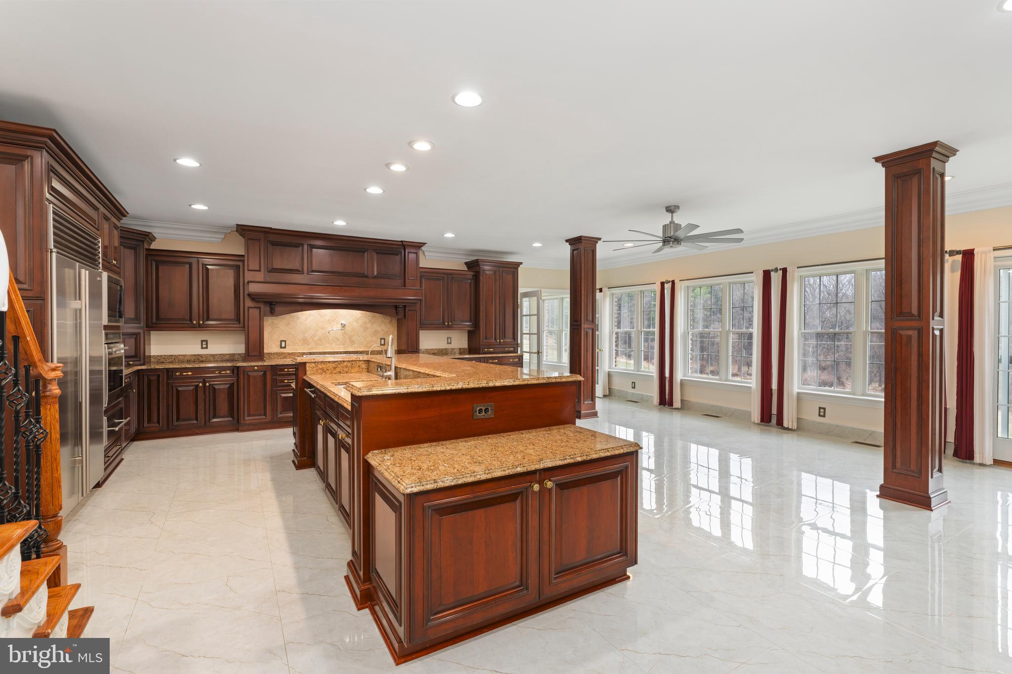 FALLS CREST - Residential