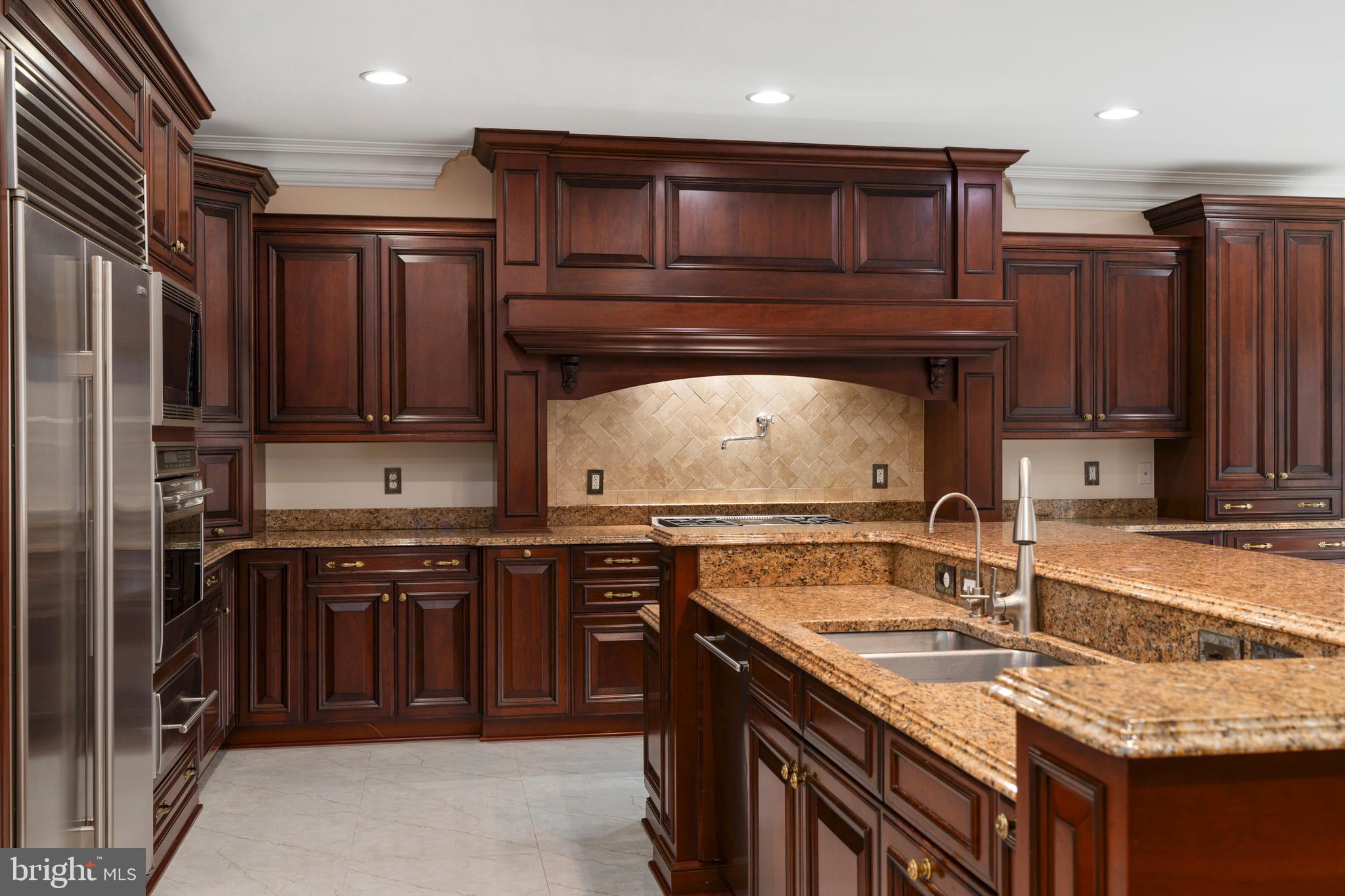 FALLS CREST - Residential