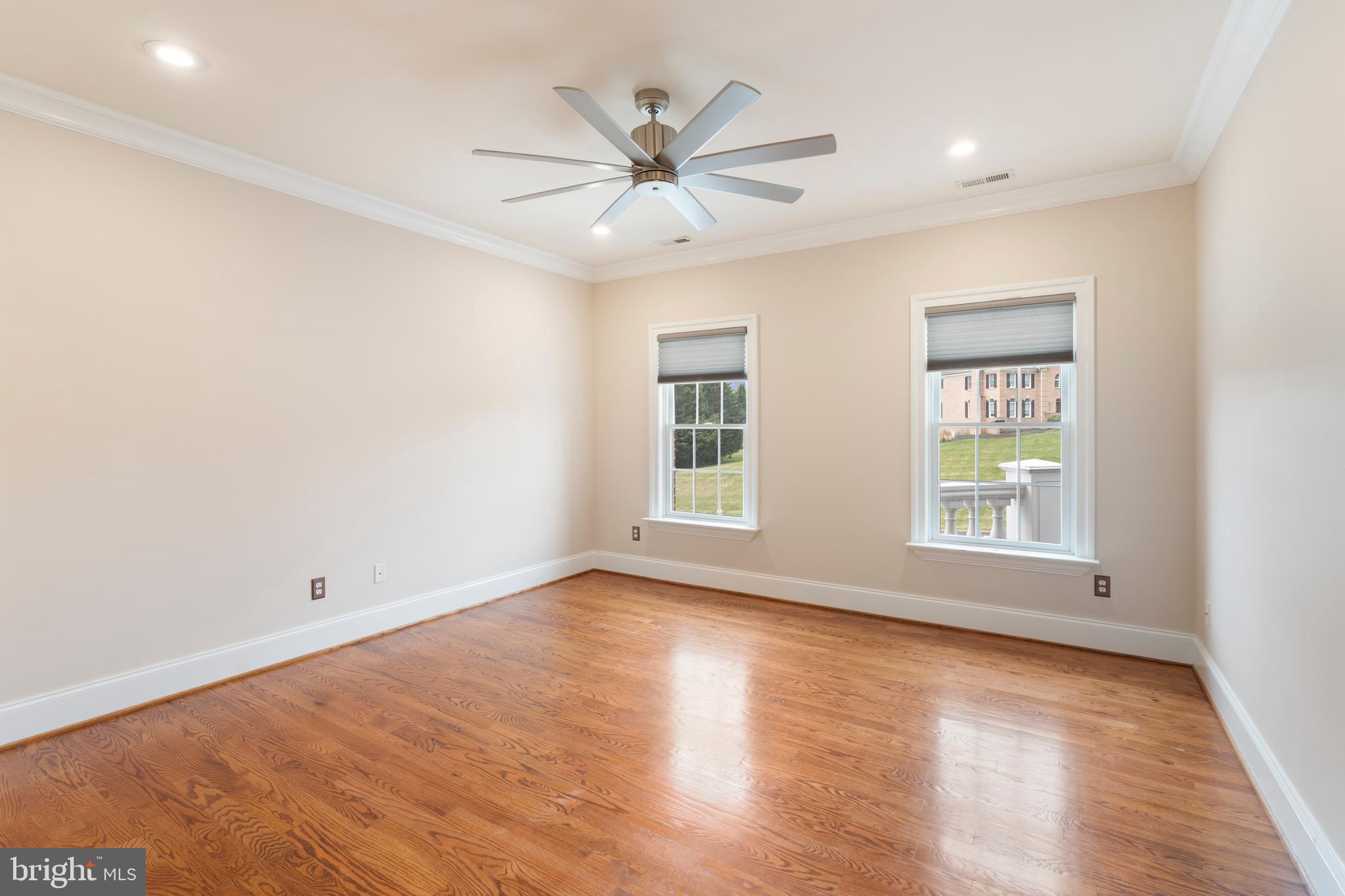 FALLS CREST - Residential