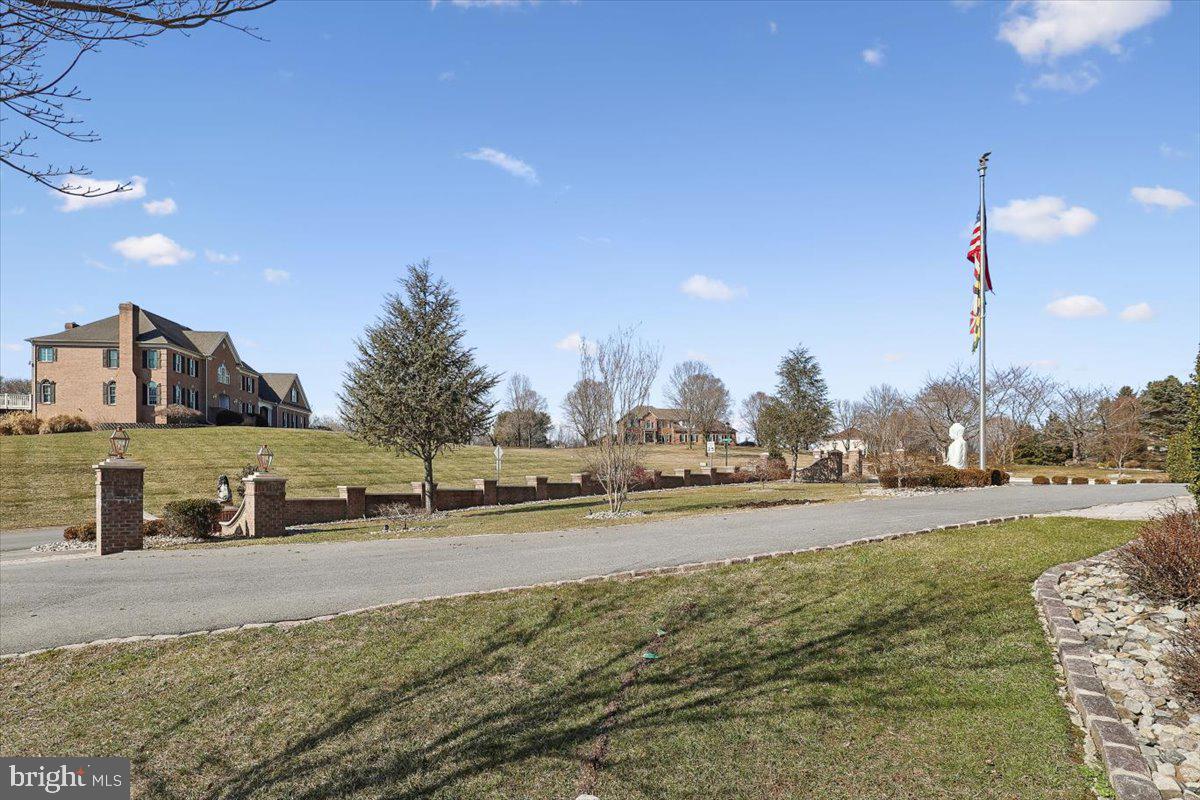 FALLS CREST - Residential