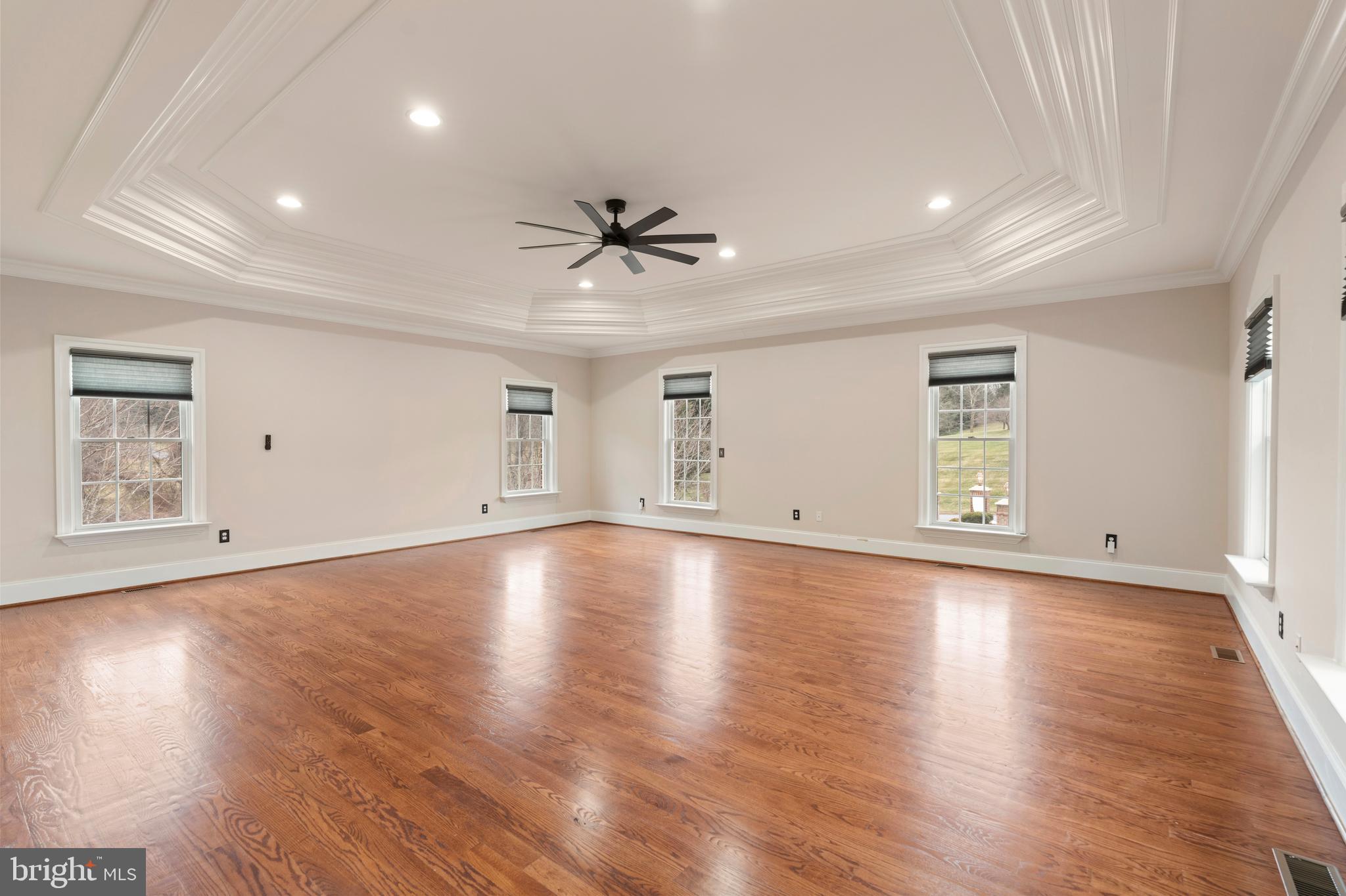 FALLS CREST - Residential