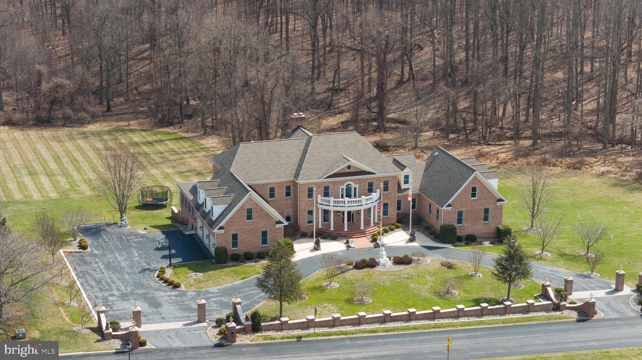 FALLS CREST - Residential