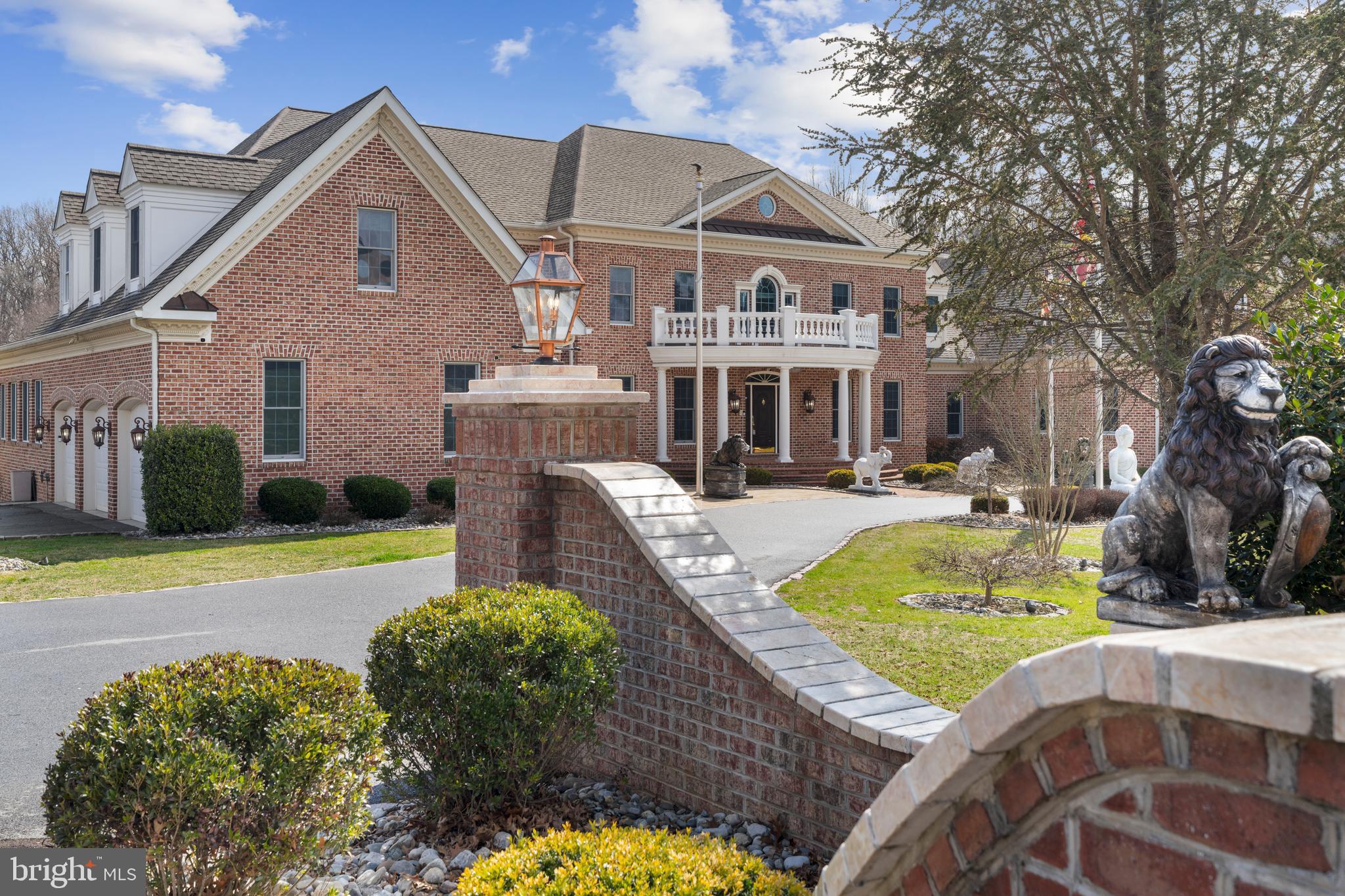 FALLS CREST - Residential