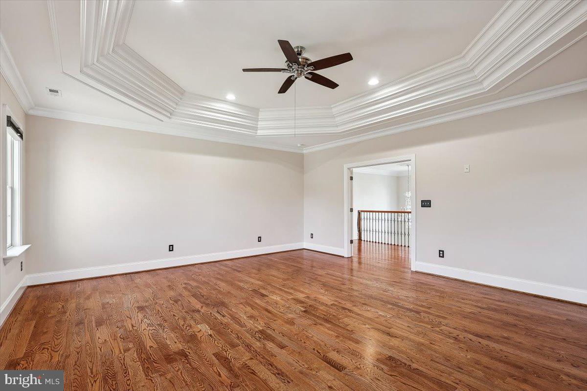 FALLS CREST - Residential