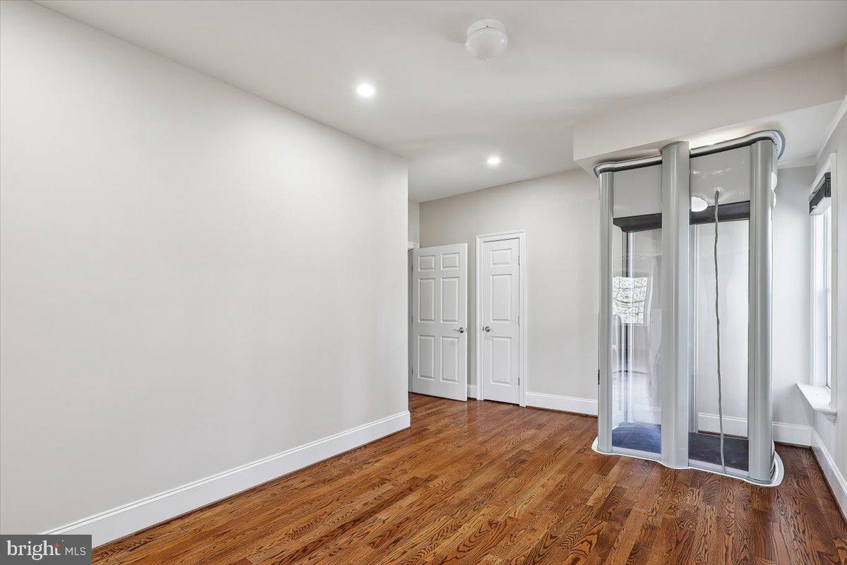 FALLS CREST - Residential