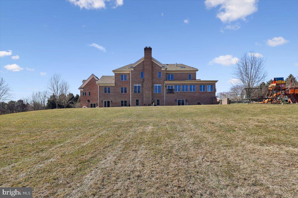 FALLS CREST - Residential