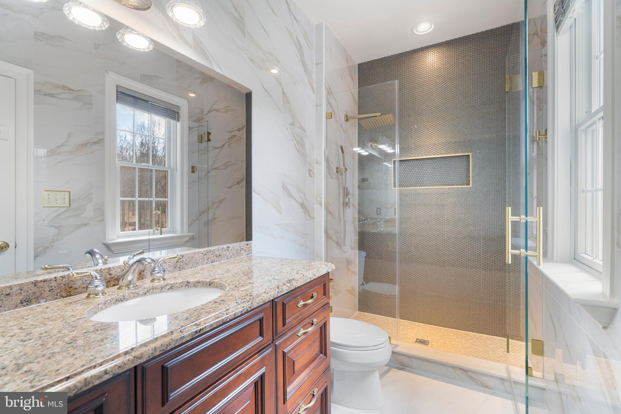 FALLS CREST - Residential