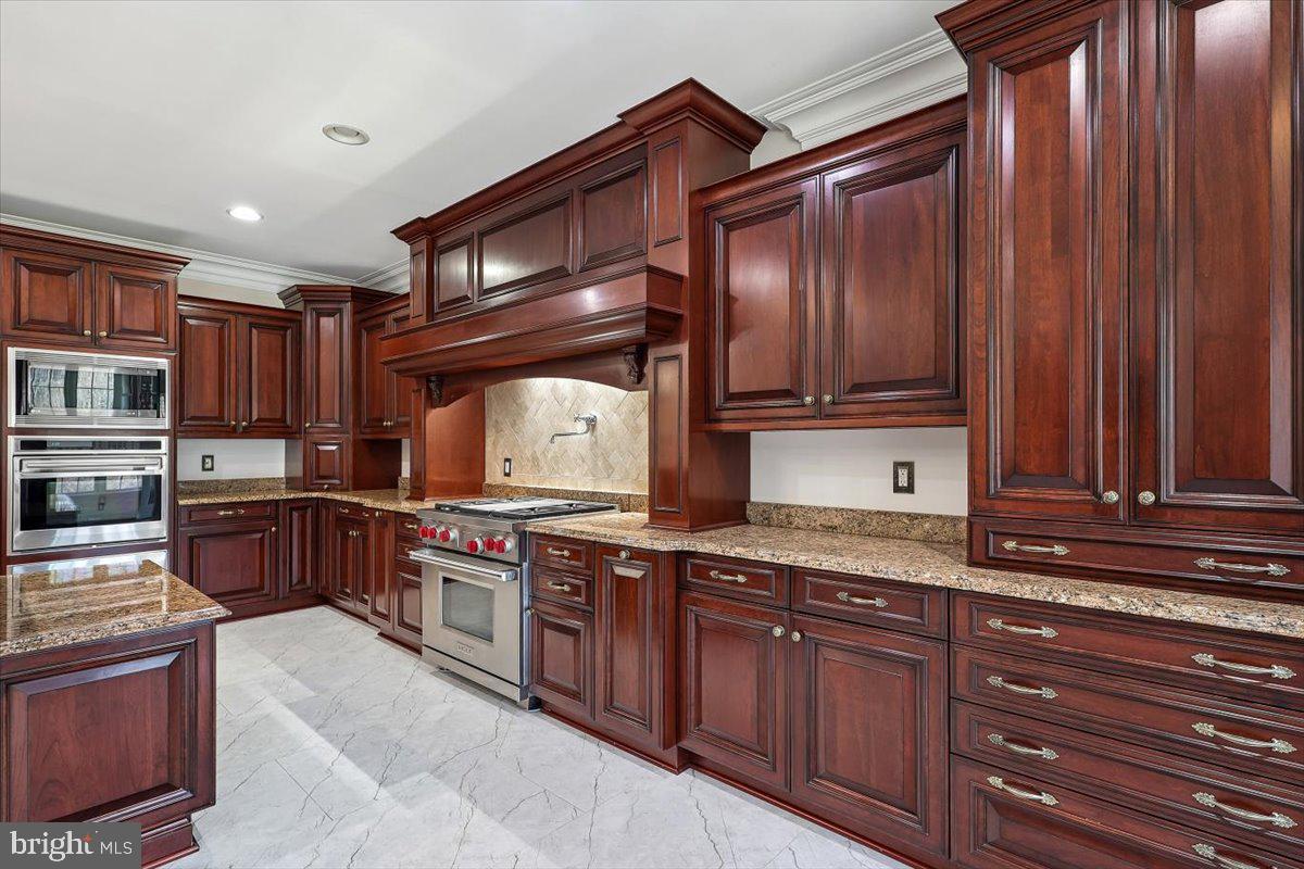 FALLS CREST - Residential