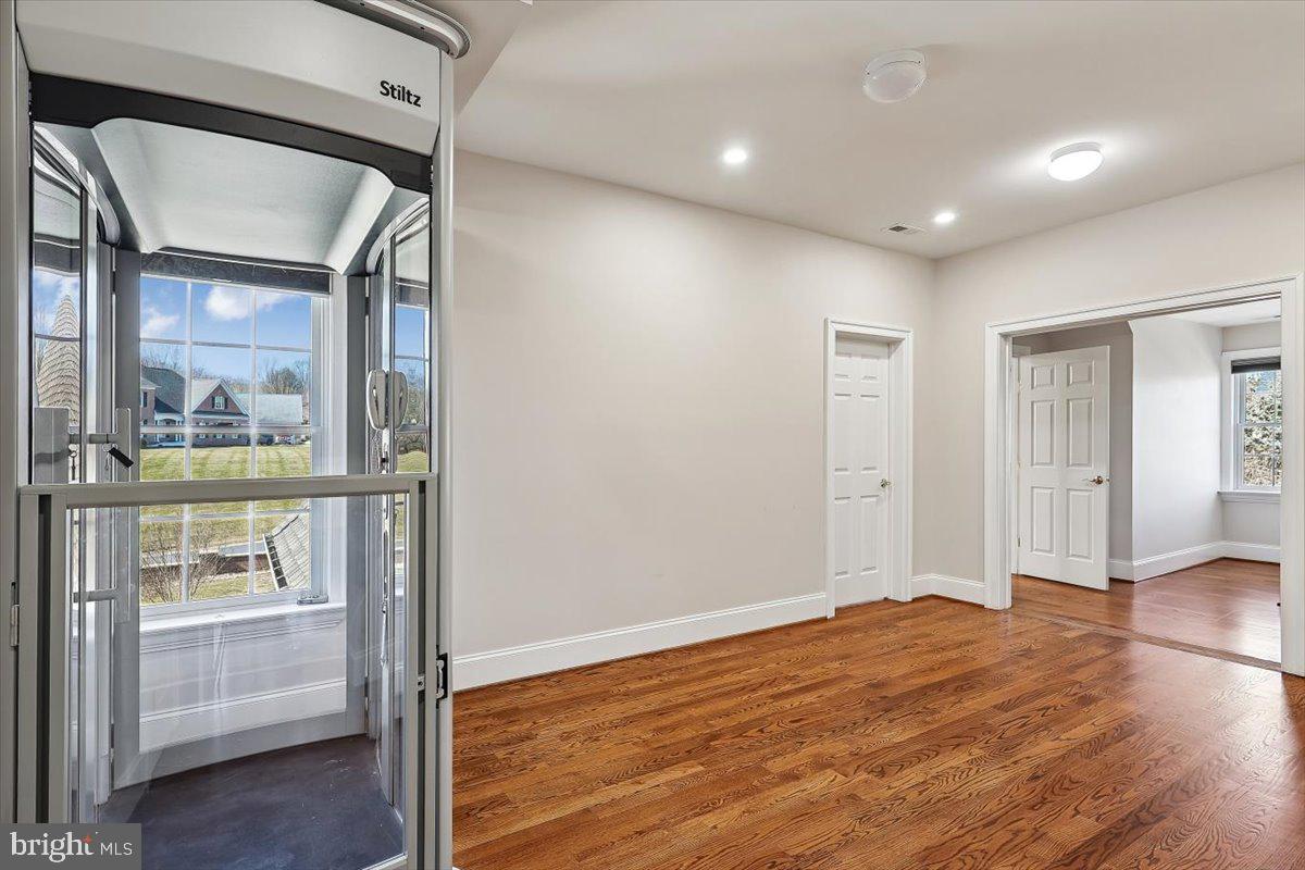 FALLS CREST - Residential