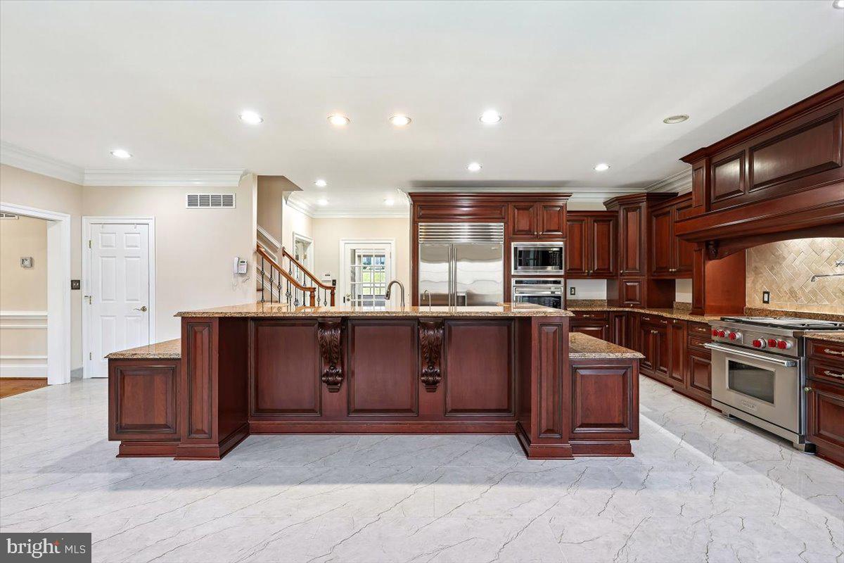 FALLS CREST - Residential