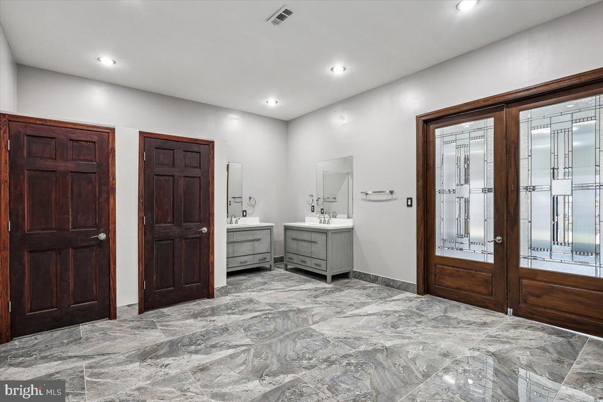 FALLS CREST - Residential