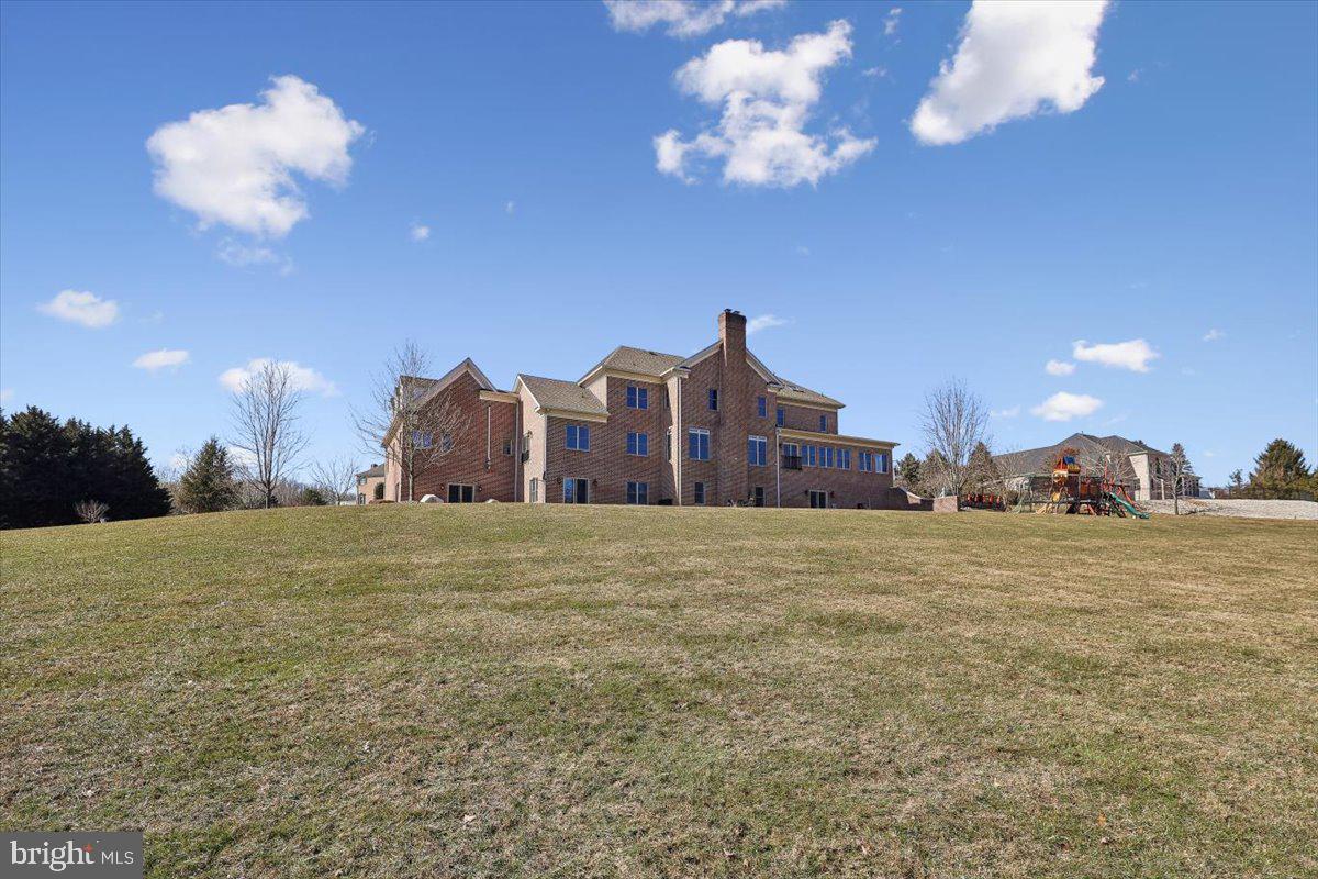 FALLS CREST - Residential