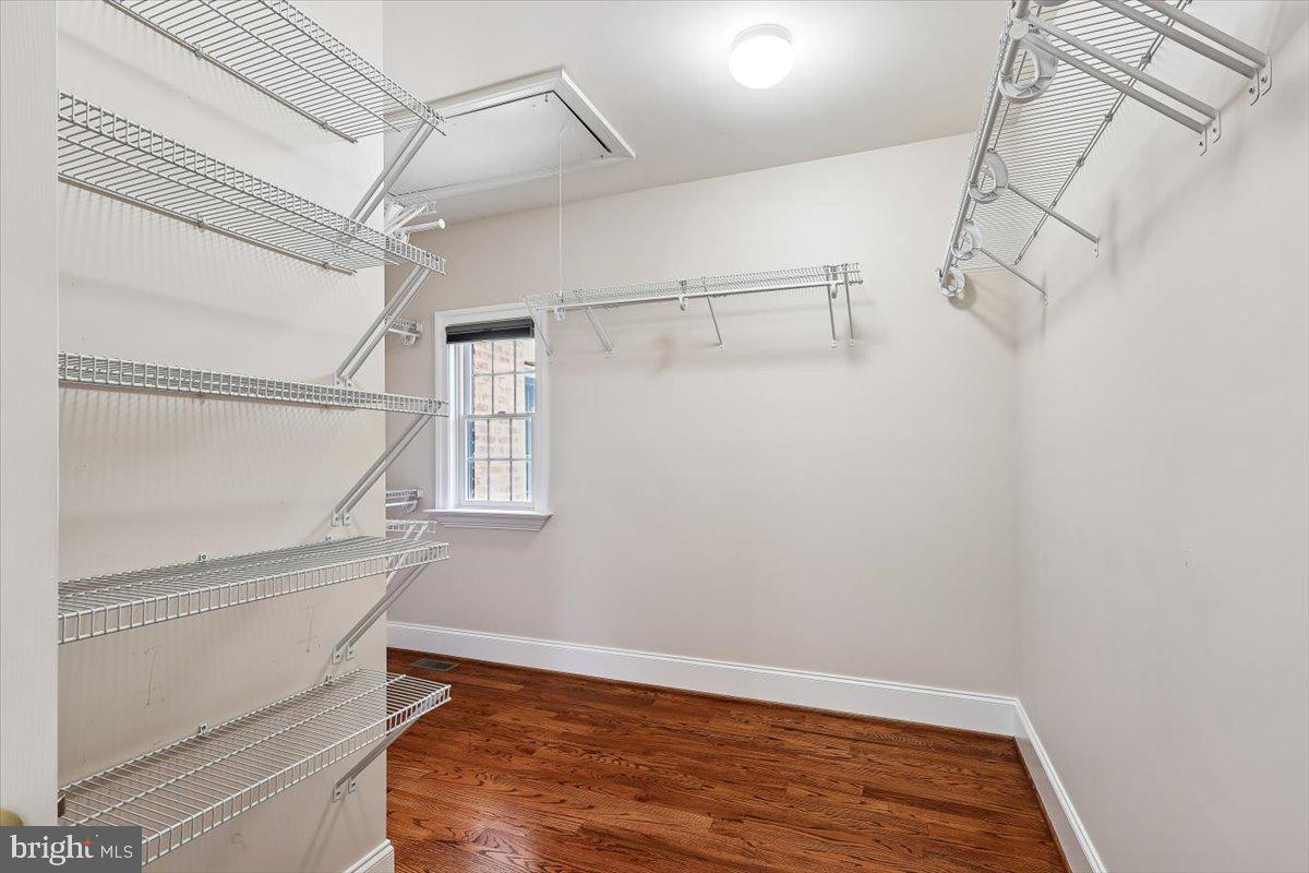 FALLS CREST - Residential